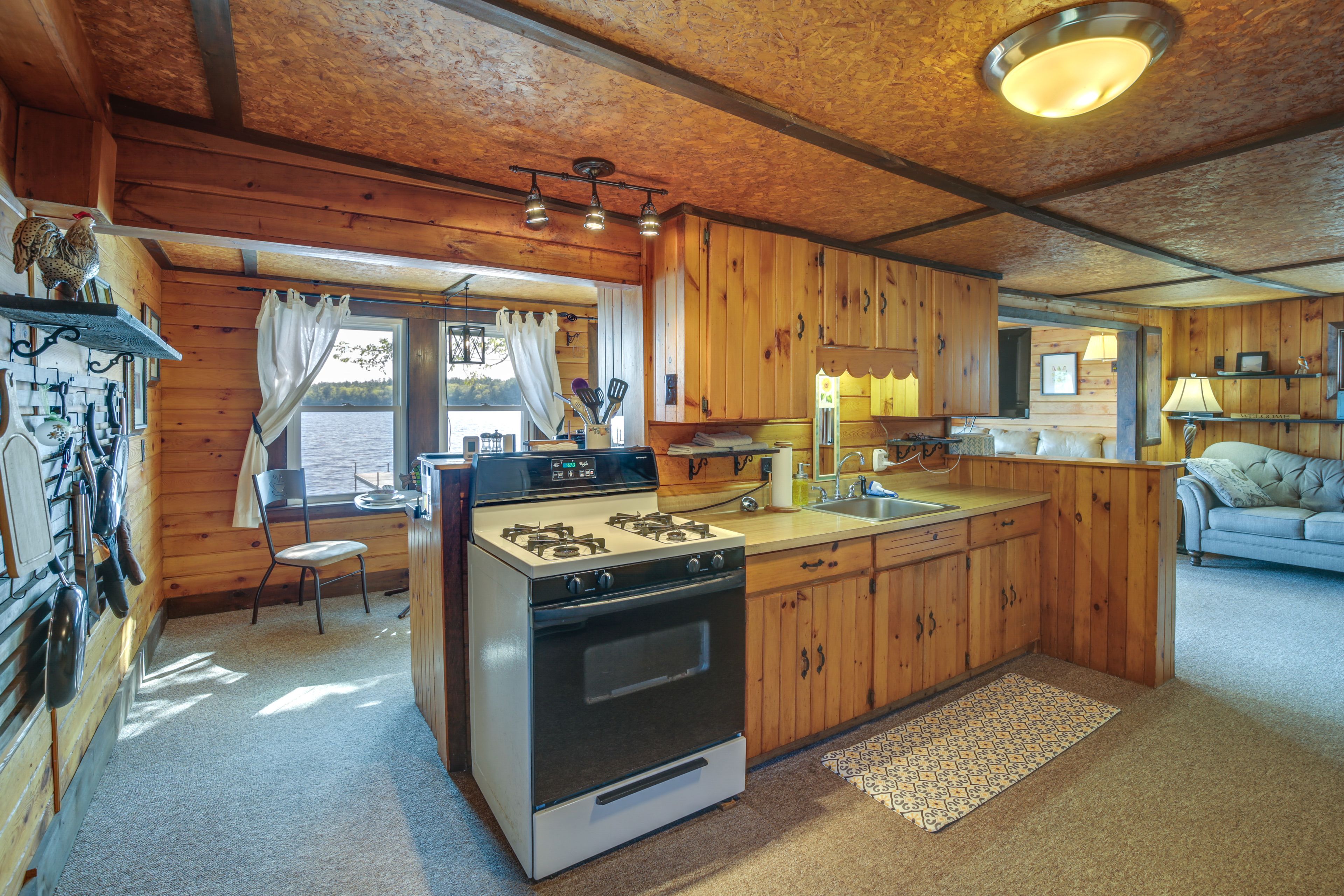 Kitchen | Equipped w/ Cooking Basics