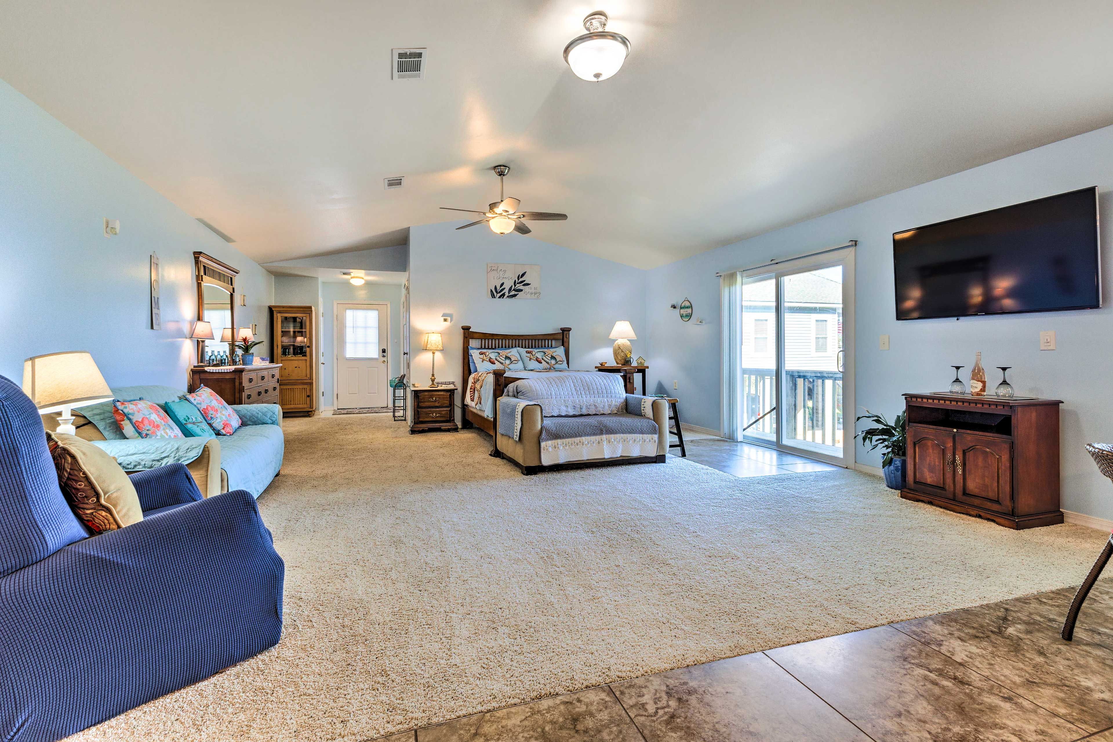 Living Area | Free WiFi | Central A/C