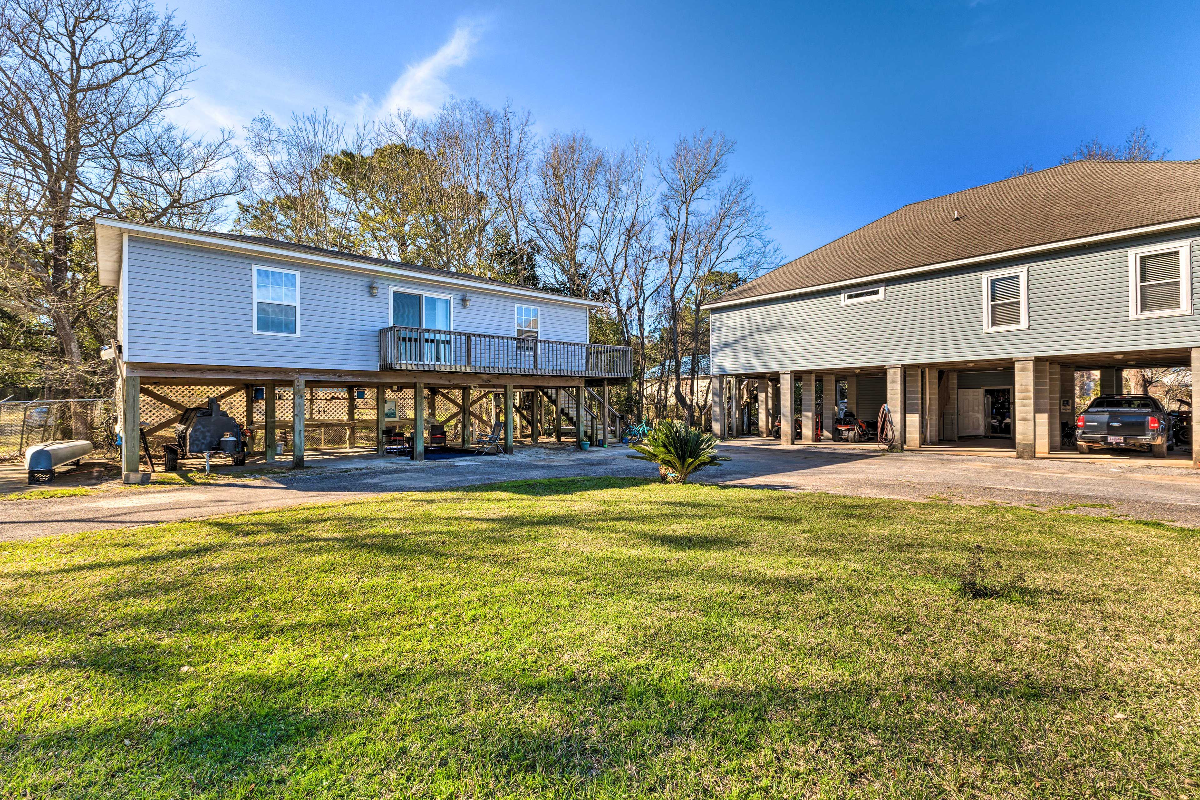 Parking | Carport (1 Vehicle) | Driveway (2 Vehicles)