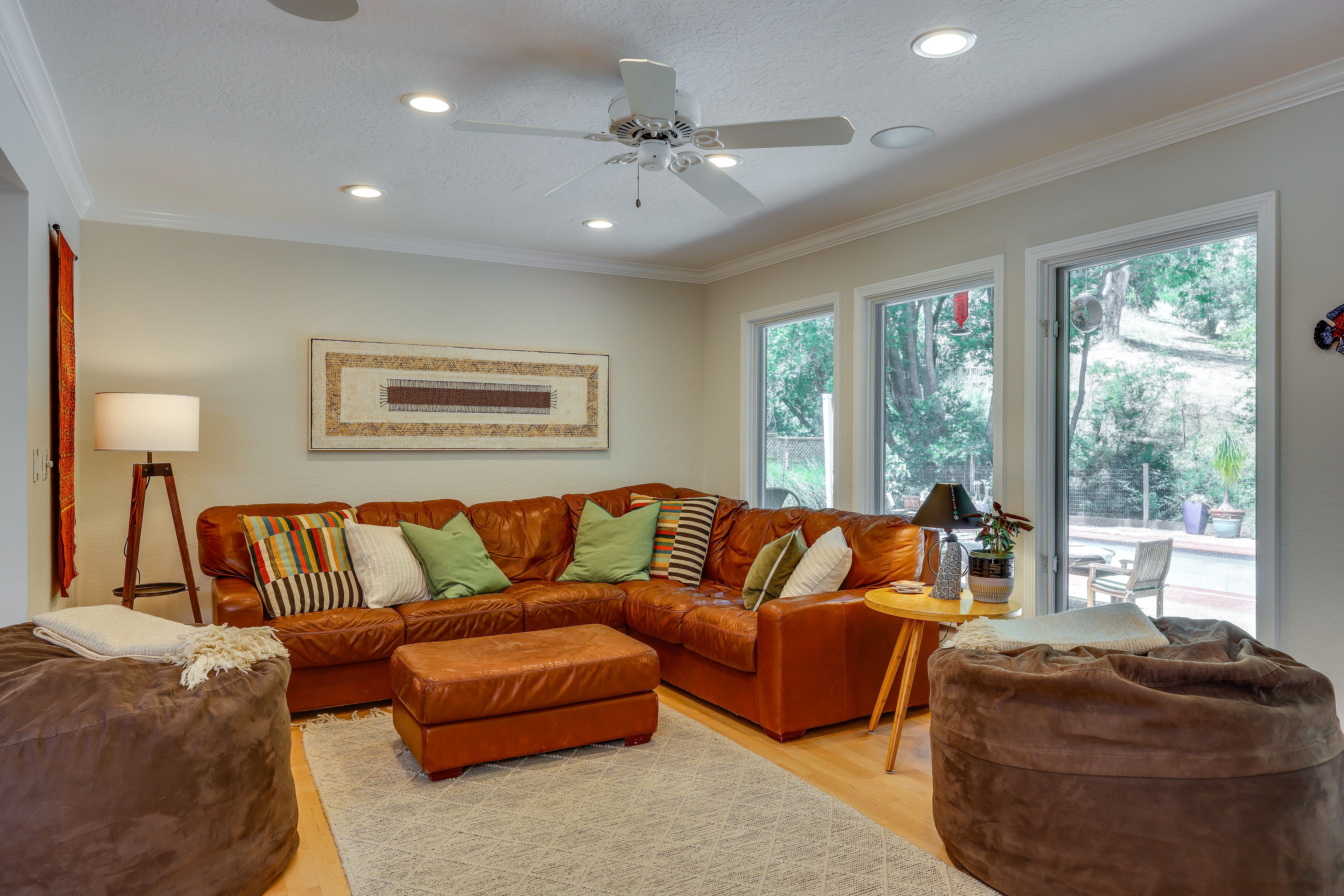 Main Living Area | Gas Fireplace