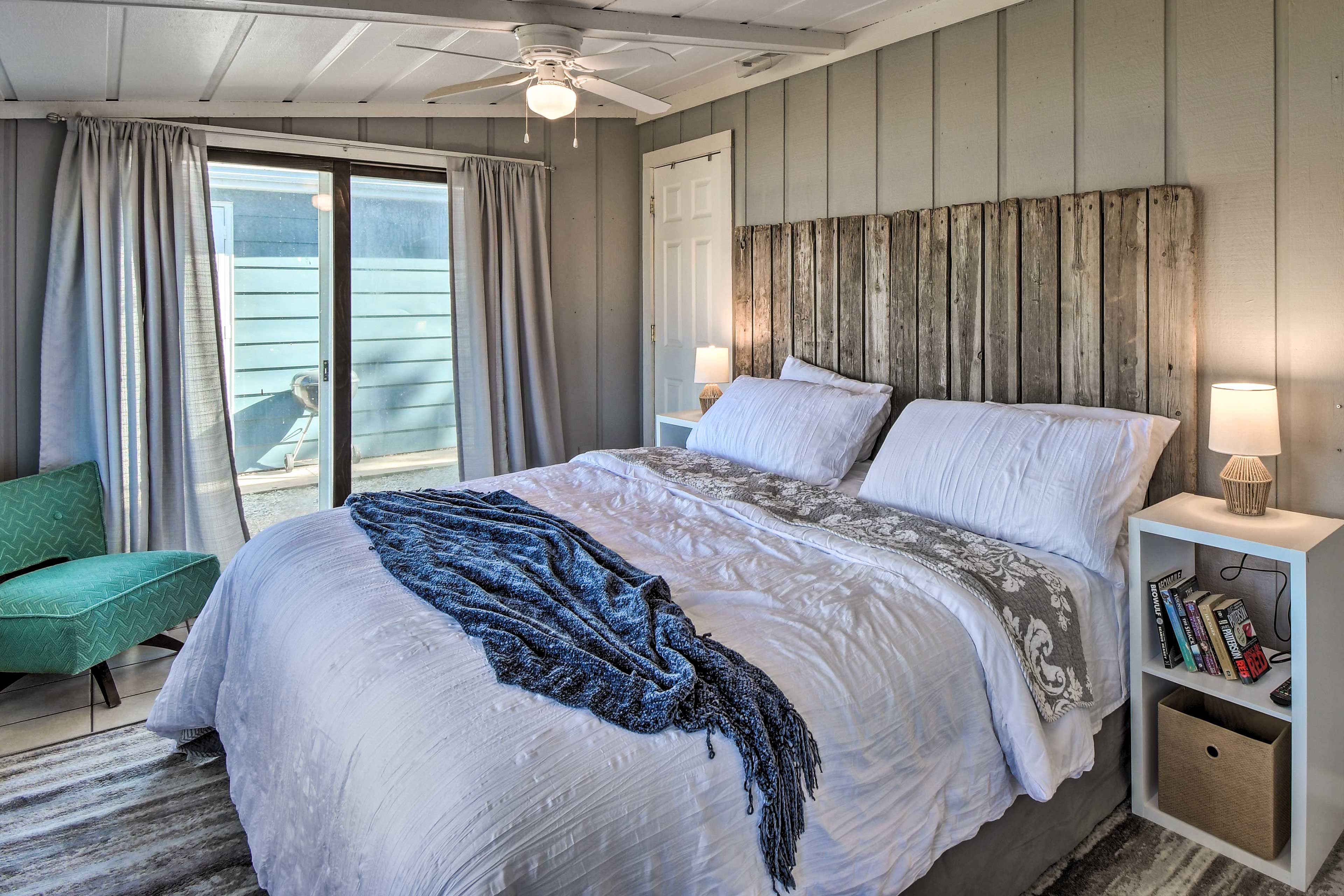 Bedroom 2 | Queen Bed