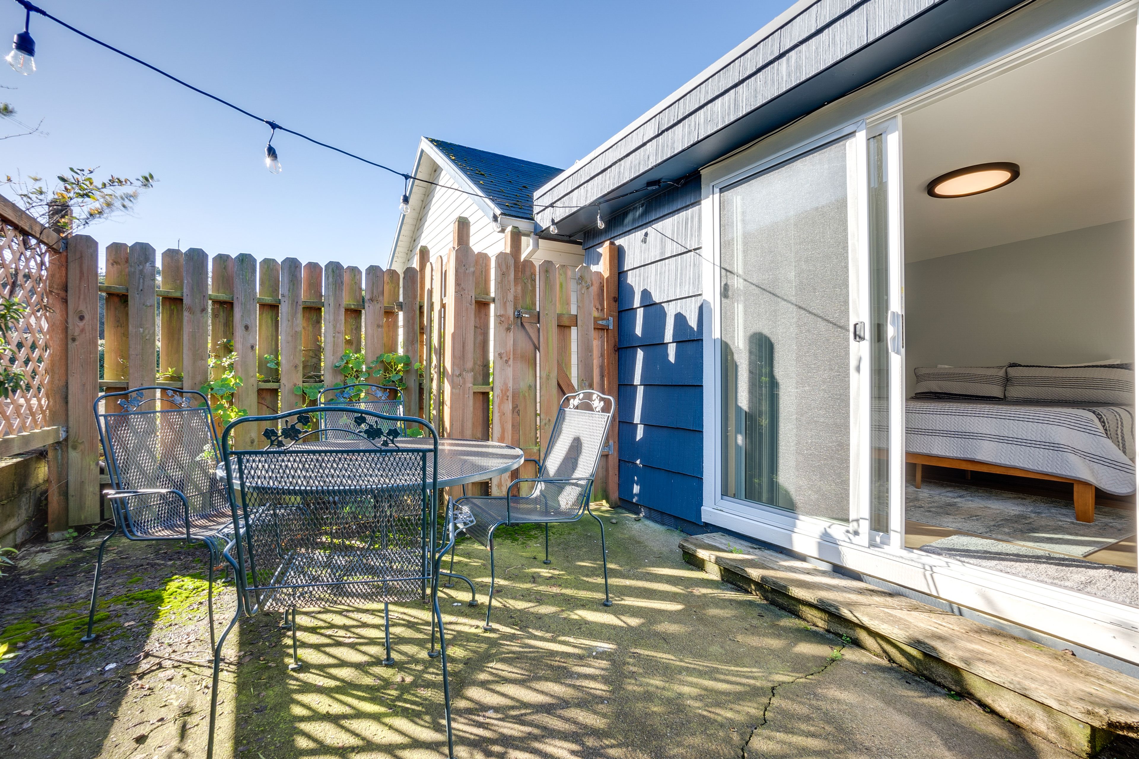 Private Backyard | Gas Grill