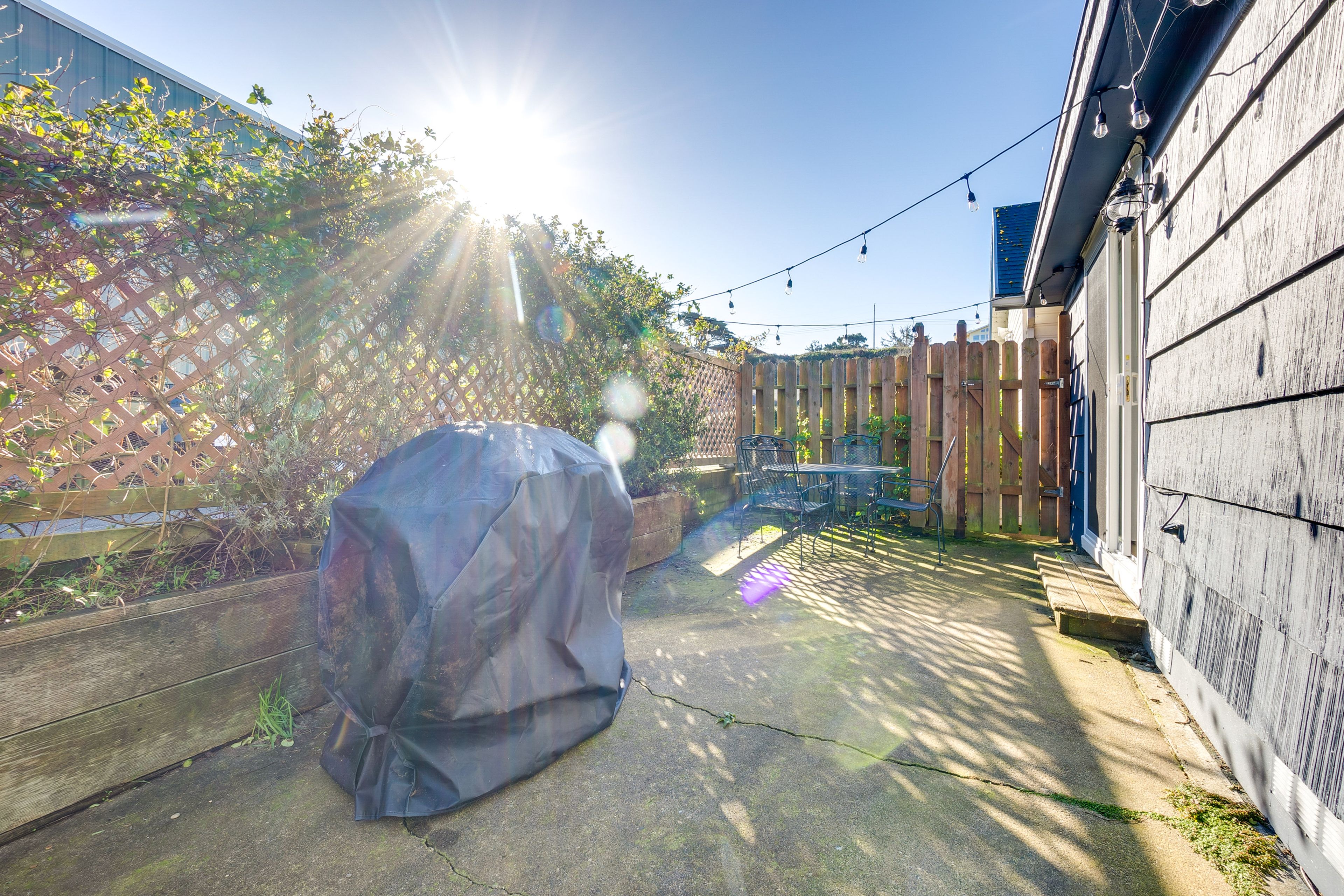 Private Patio | Outdoor Dining | Gas Grill