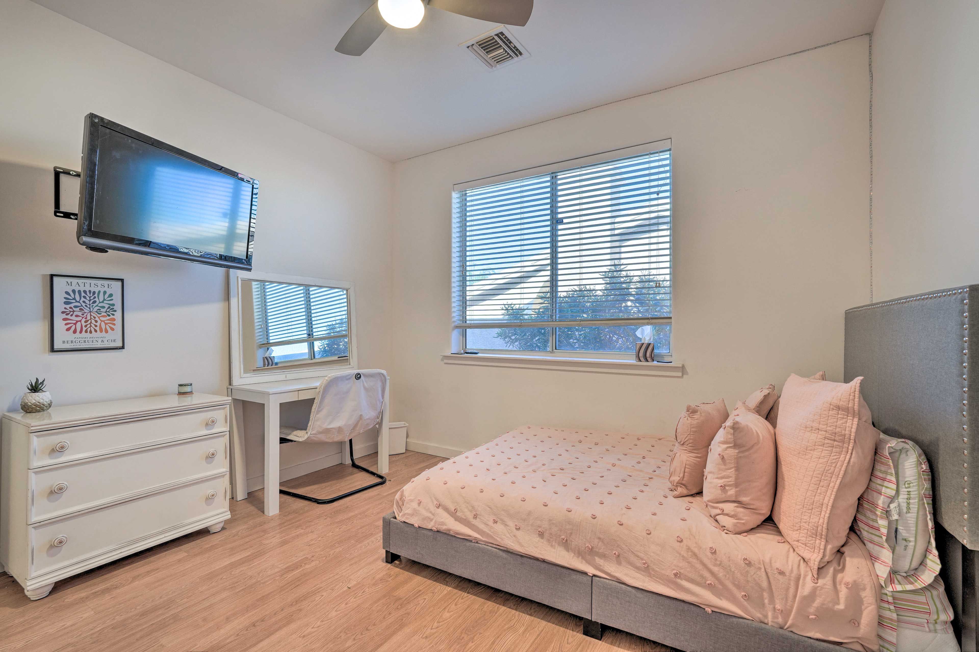Bedroom 4 | Full Bed | Smart TV