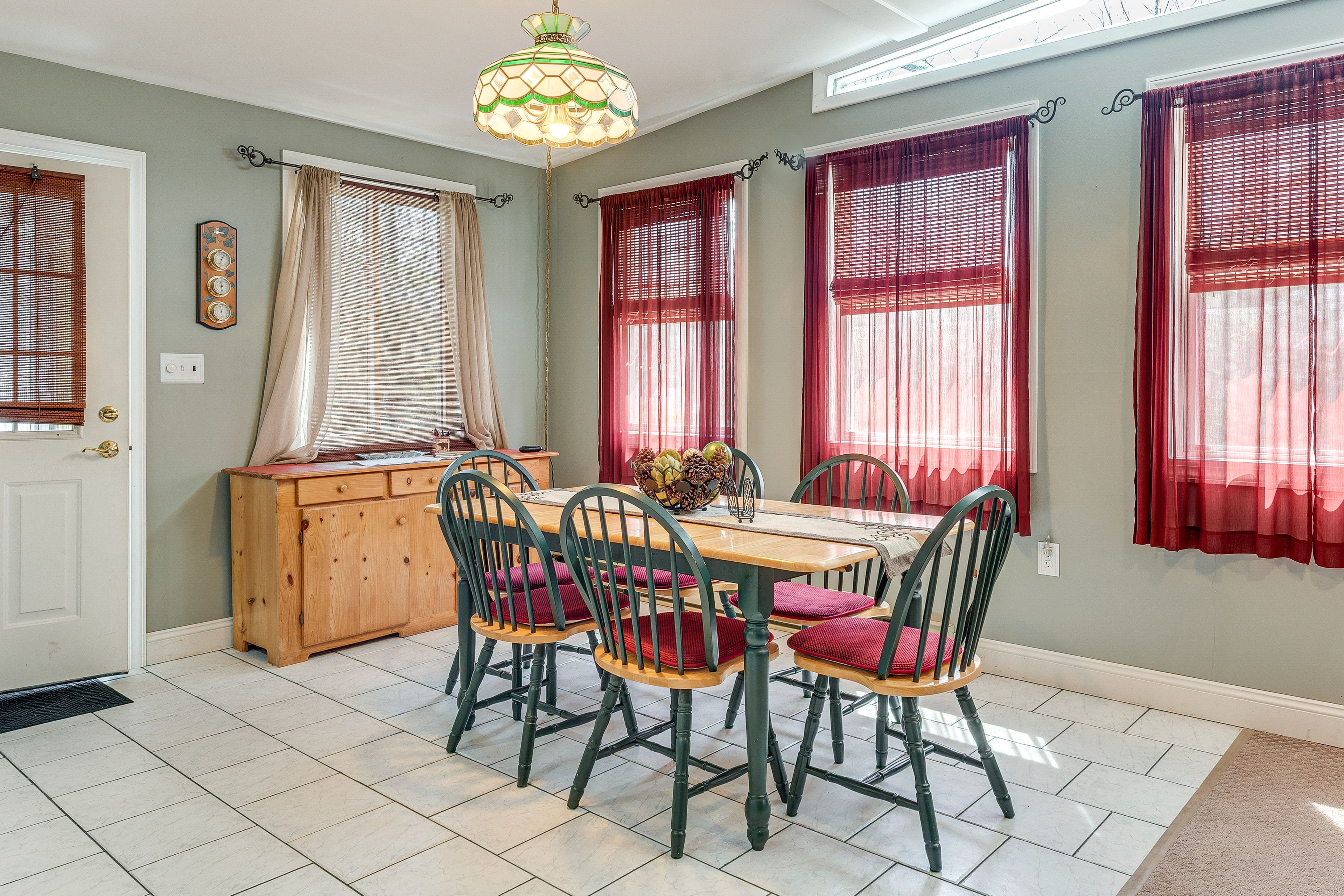Dining Area | Dishware & Flatware