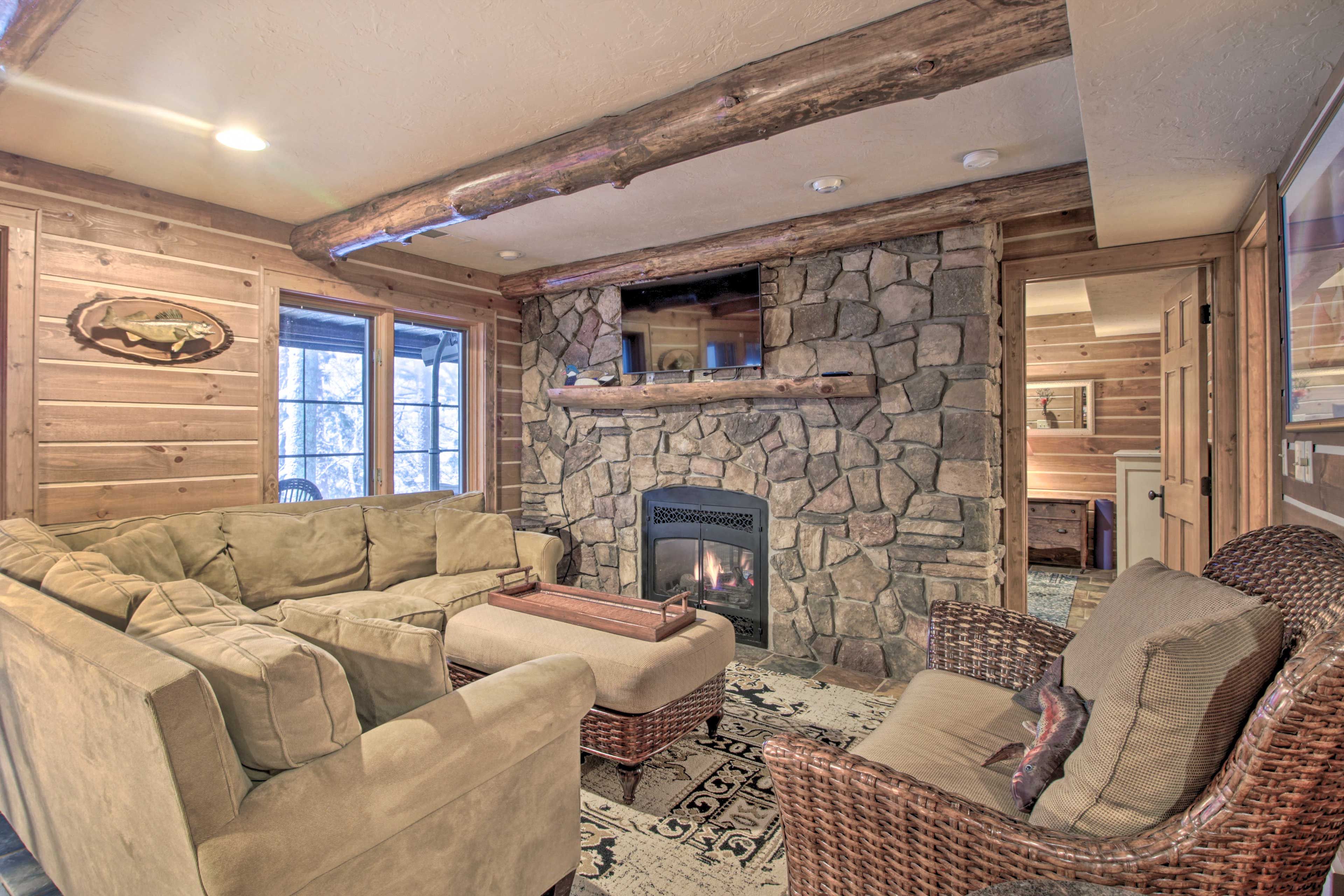 2nd Living Room | Smart TV | Game Table