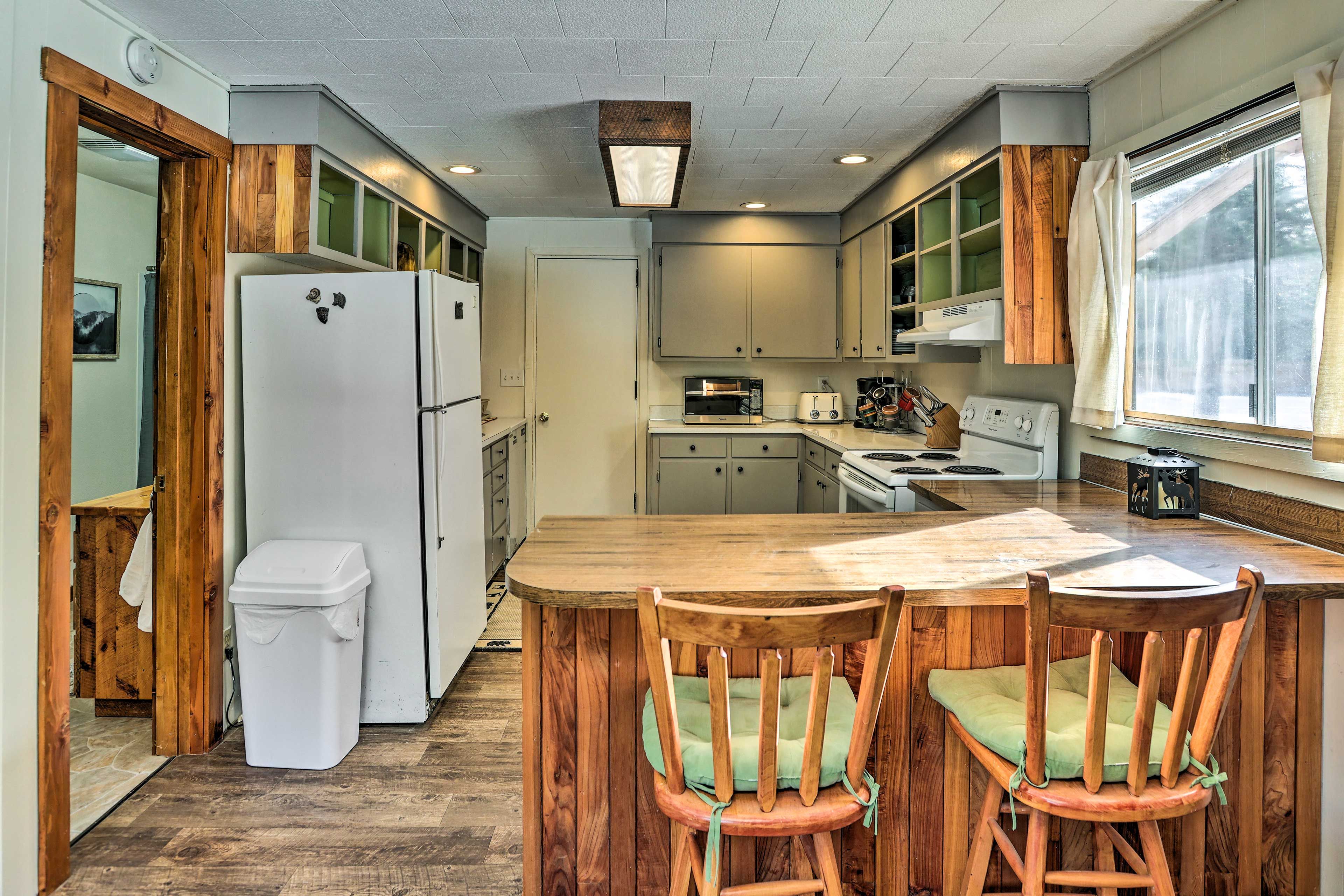 Kitchen | Cooking Basics | Toaster | Dishware & Flatware