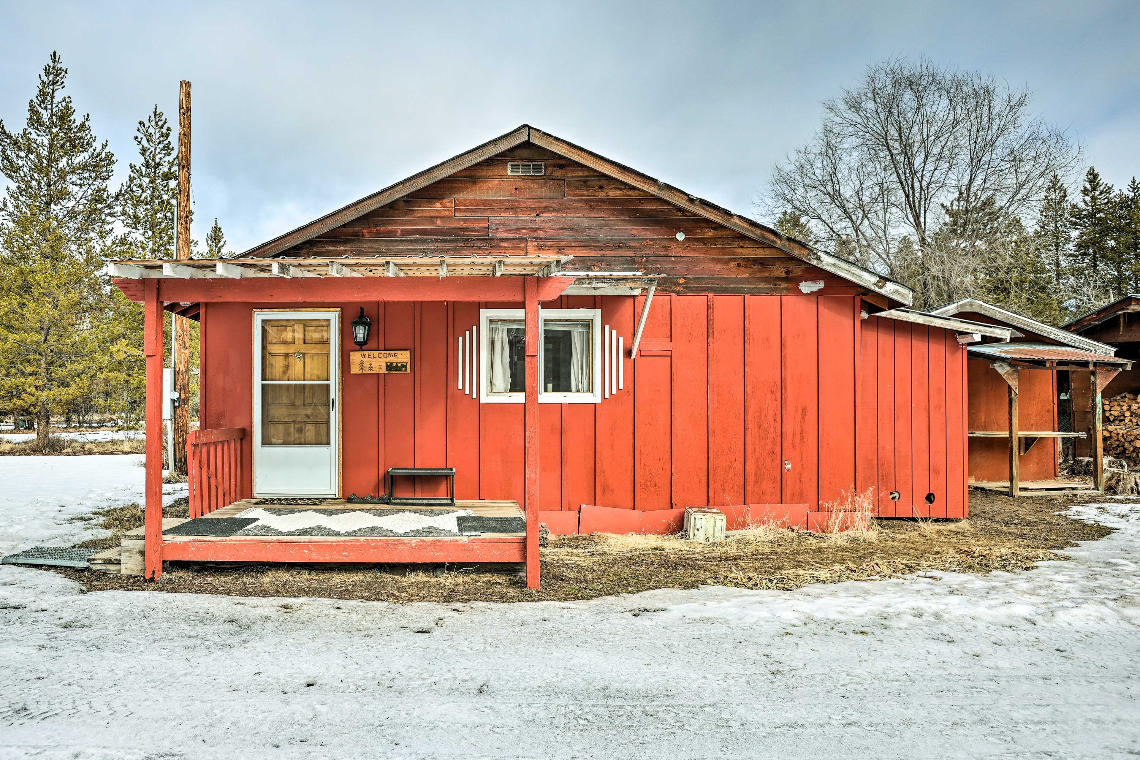 Parking | Driveway (6 Vehicles) | RV/Trailer Parking Allowed On-Site