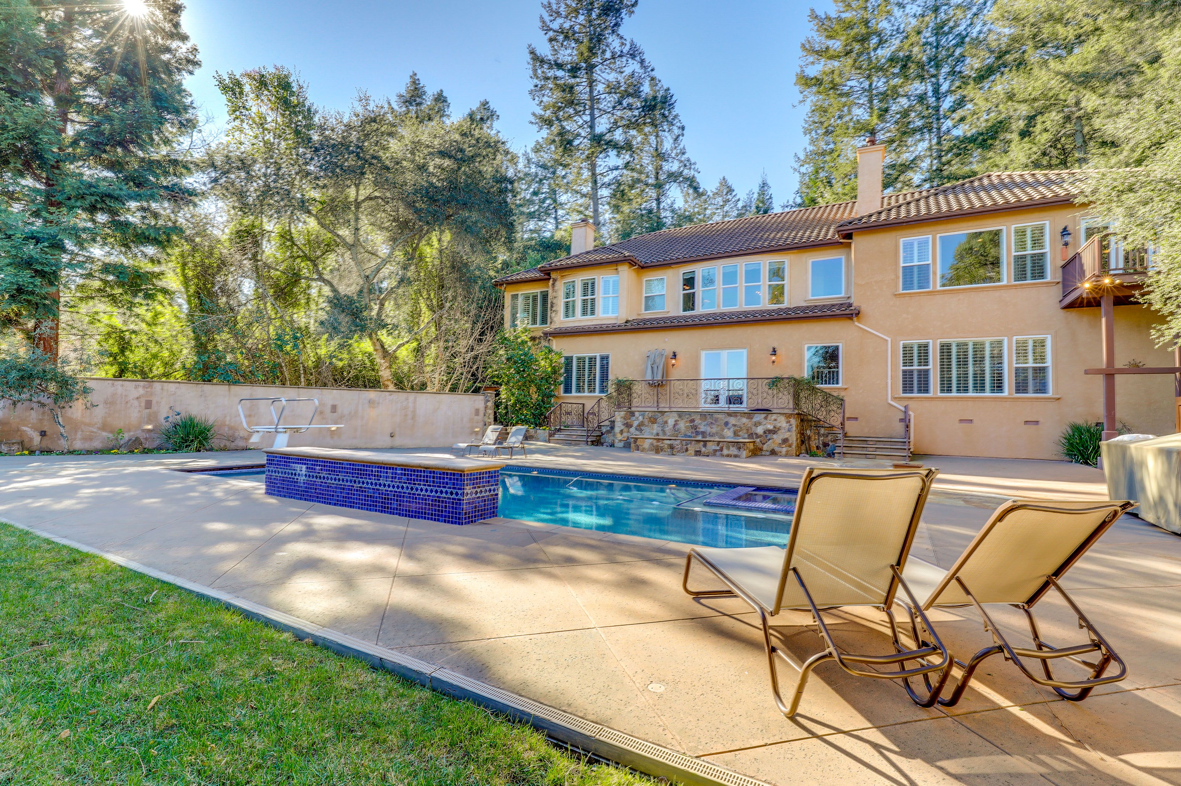 Santa Rosa Vacation Rental | 2BR | 2BA | 2,926 Sq Ft | Stairs Required to Enter