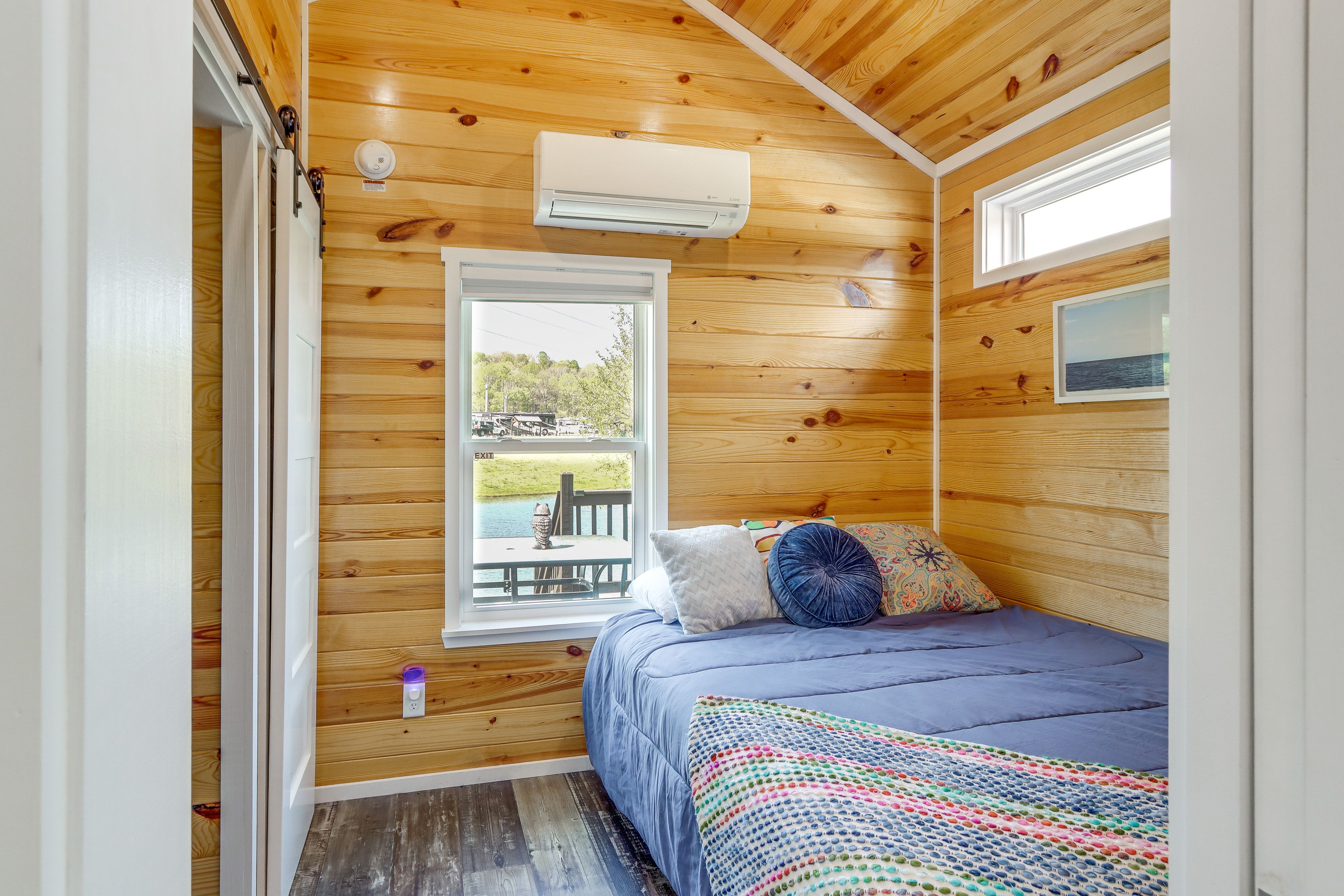 Bedroom 2 | Queen Bed | Smart TV