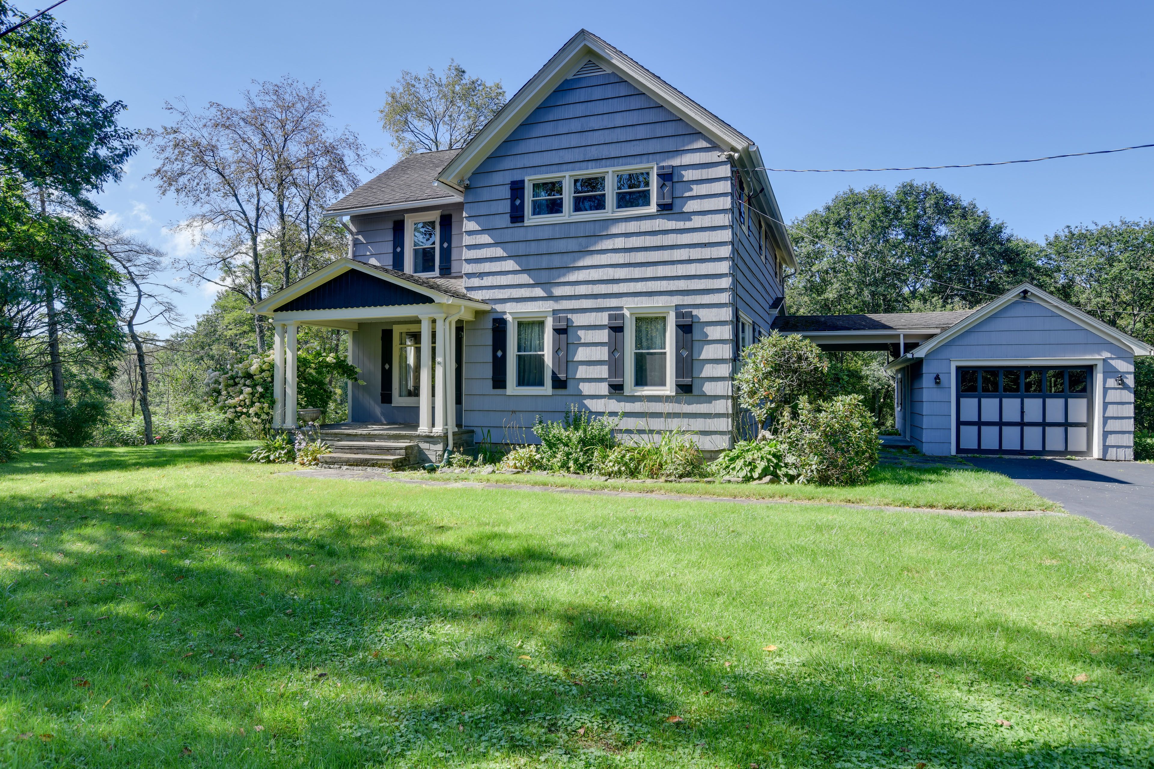 Bainbridge Vacation Rental | 2,108 Sq Ft | 3BR | 2.5BA | Stairs Required