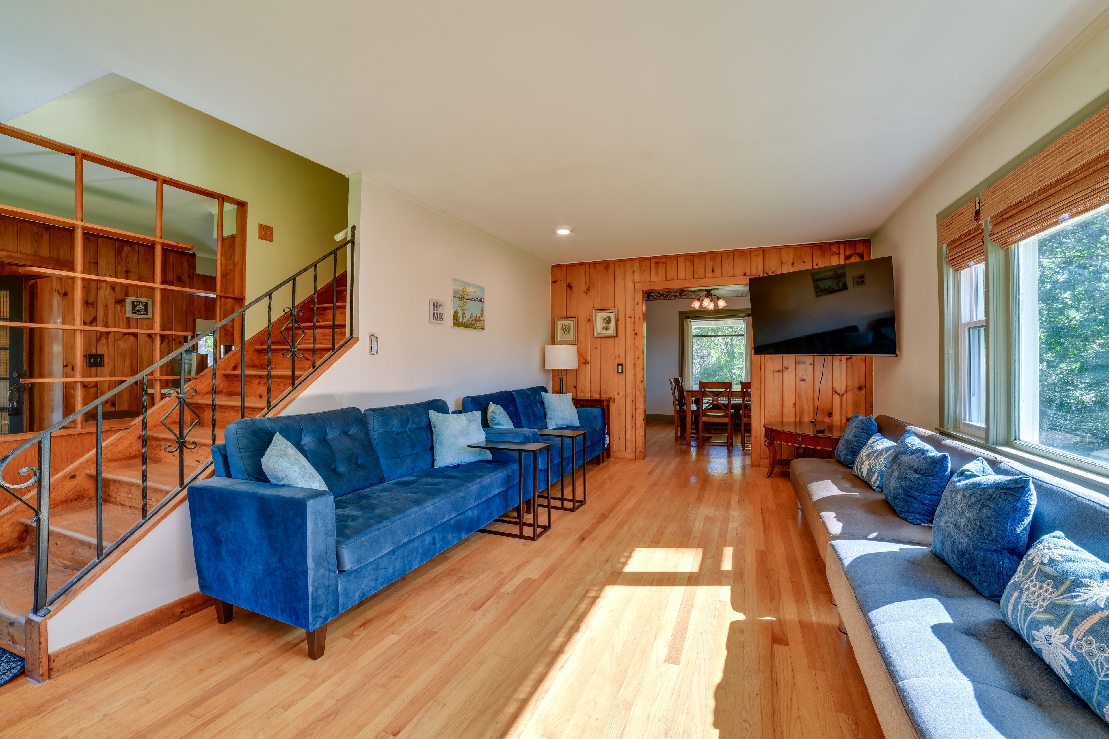 Living Room | Smart TV | 2 Twin Futons | Window A/C Units | Central Heating