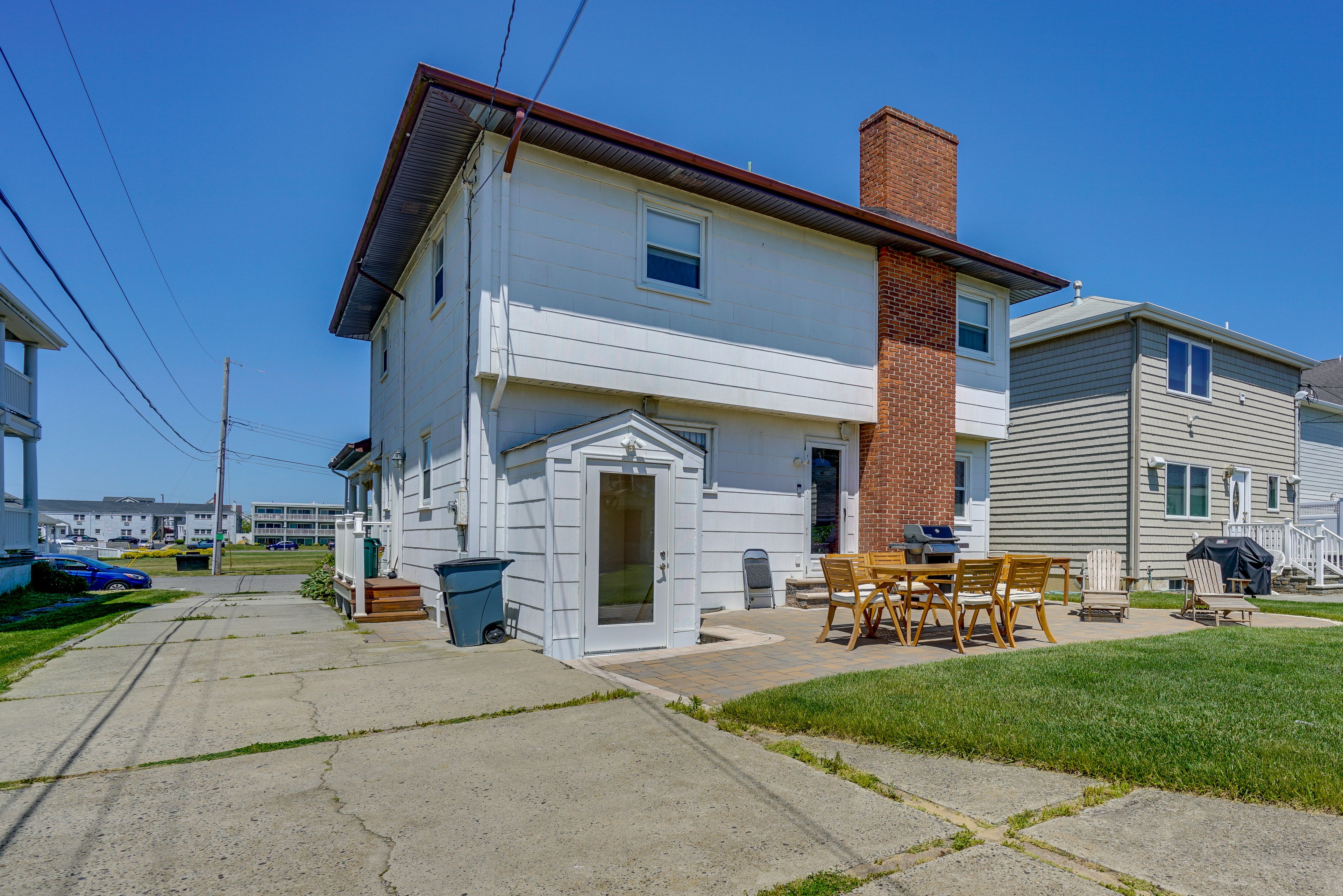 Parking | Driveway (5 Vehicles)