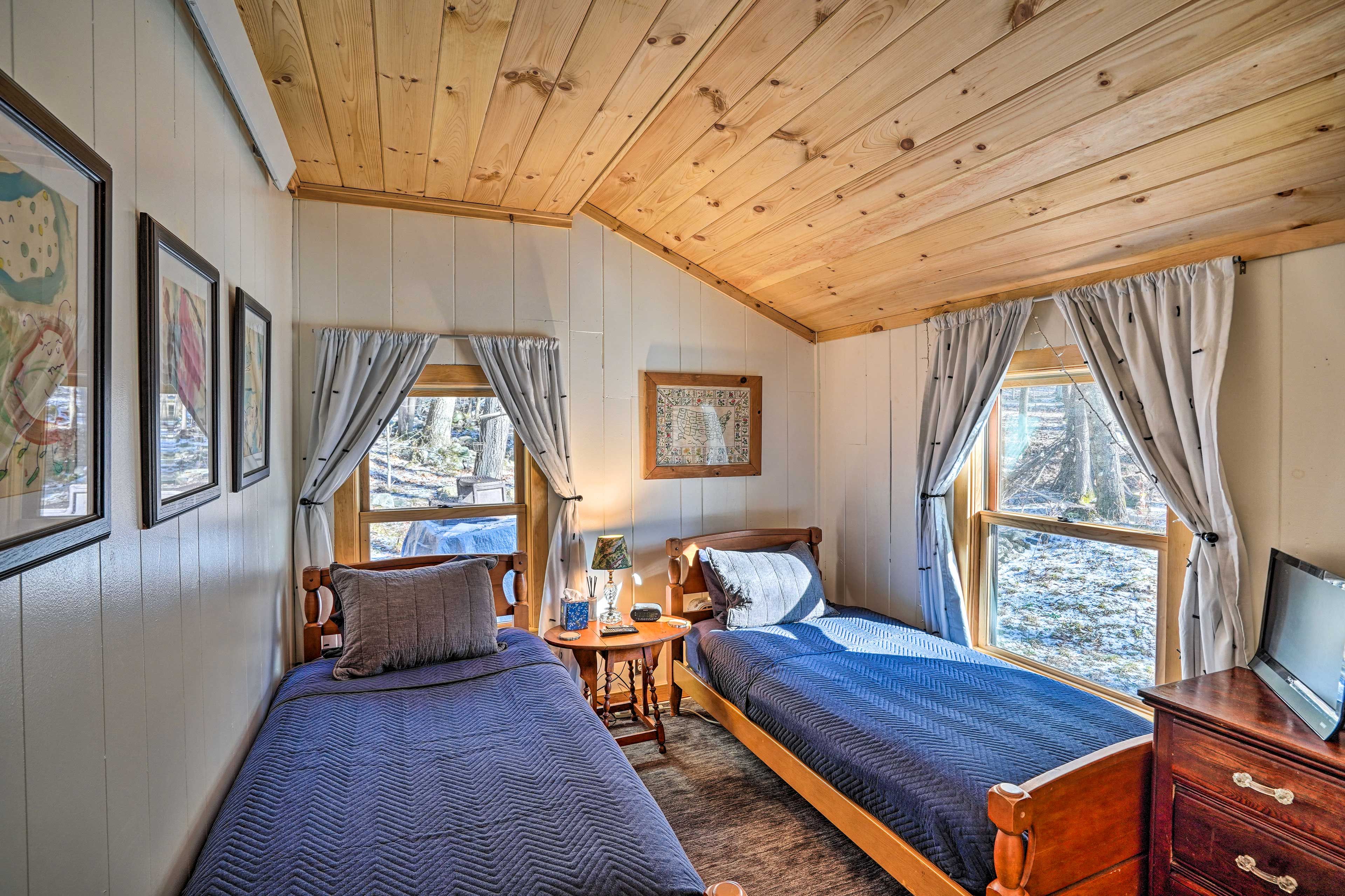 Bedroom 2 | 2 Twin Beds
