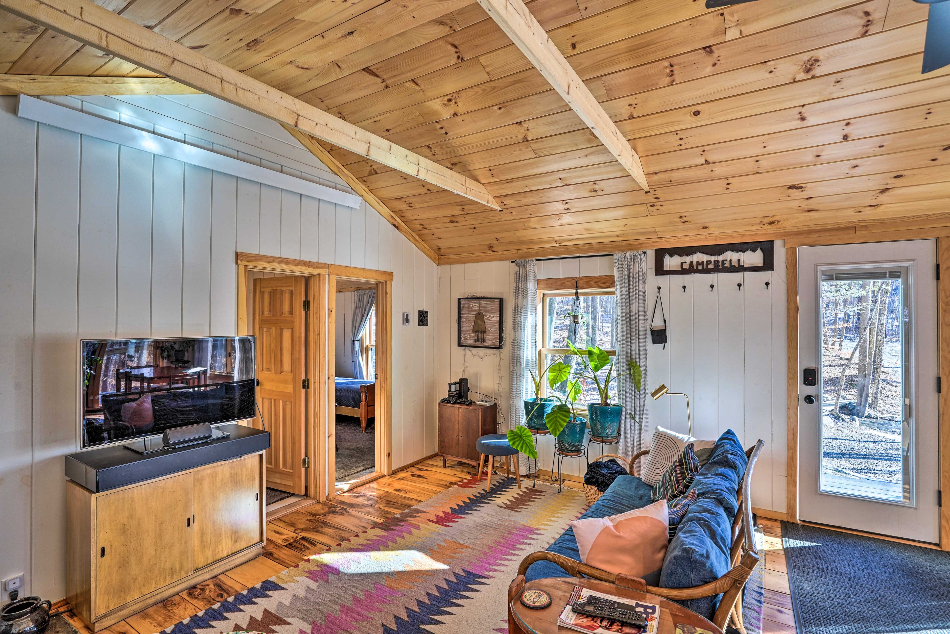 Dummerston Vacation Rental | 2BR | 1BA | 850 Sq Ft | Steps Required
