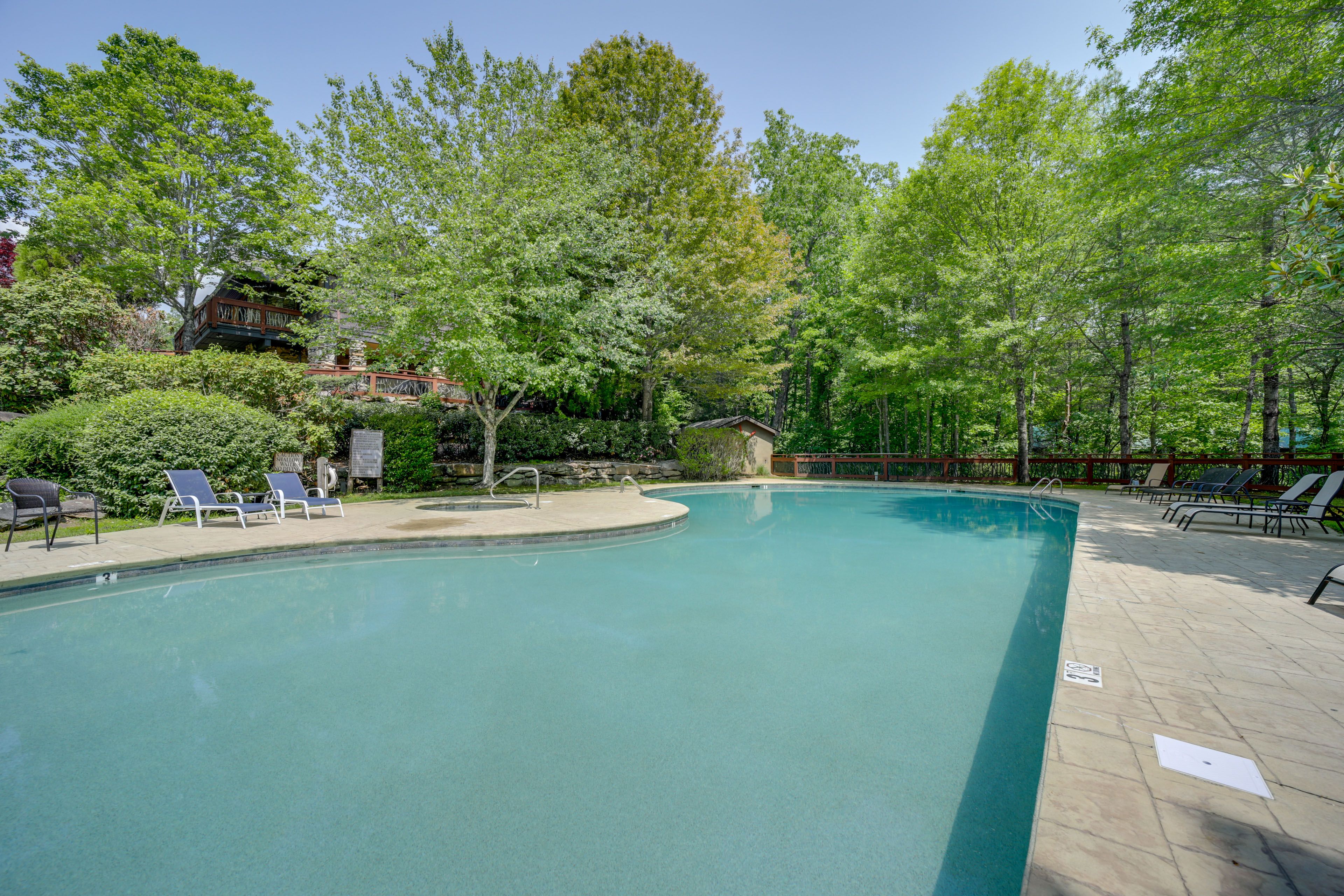 Seasonal Community Pool (Memorial Day-Labor Day)