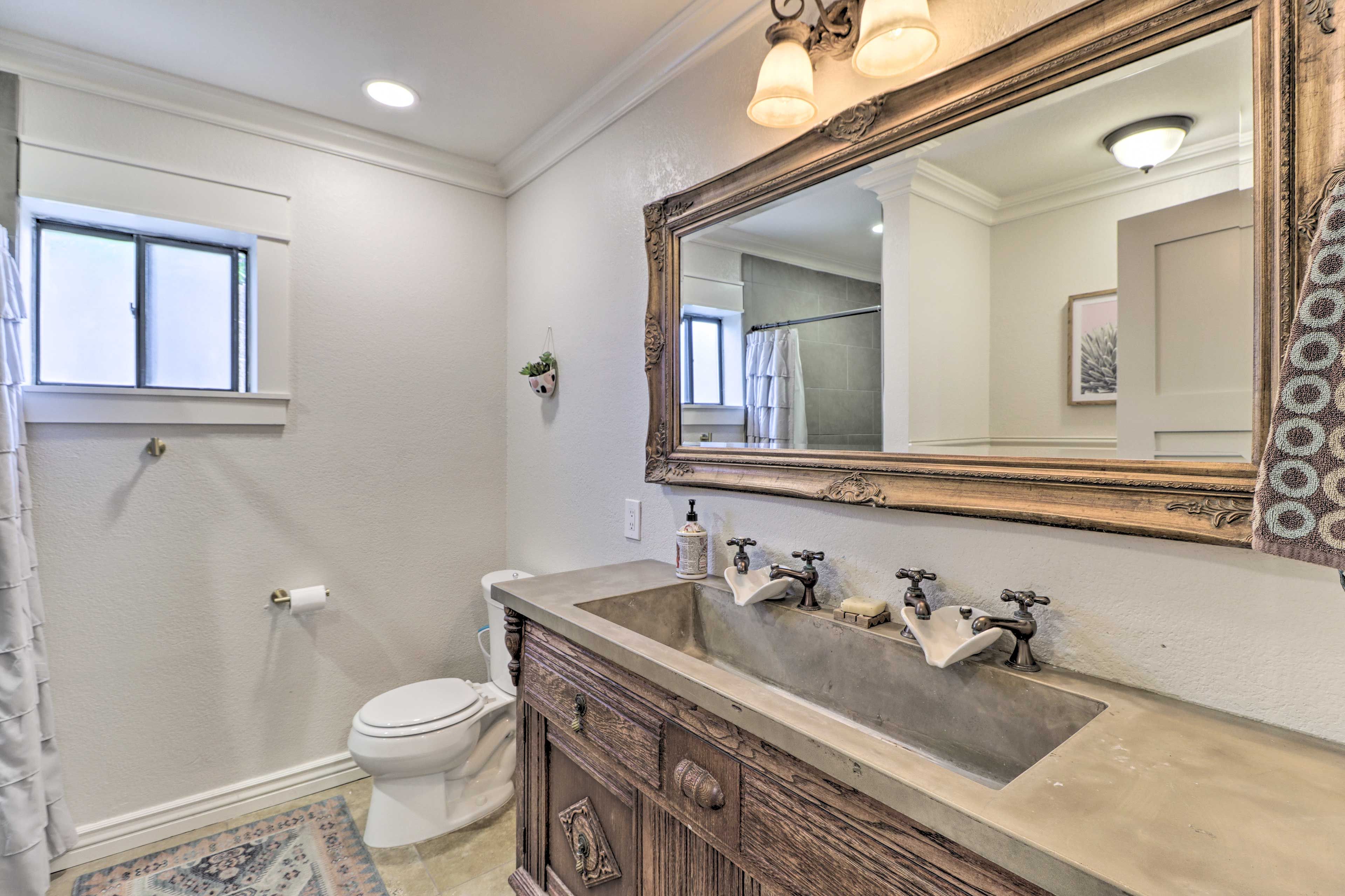 Full Bathroom | 1st Floor