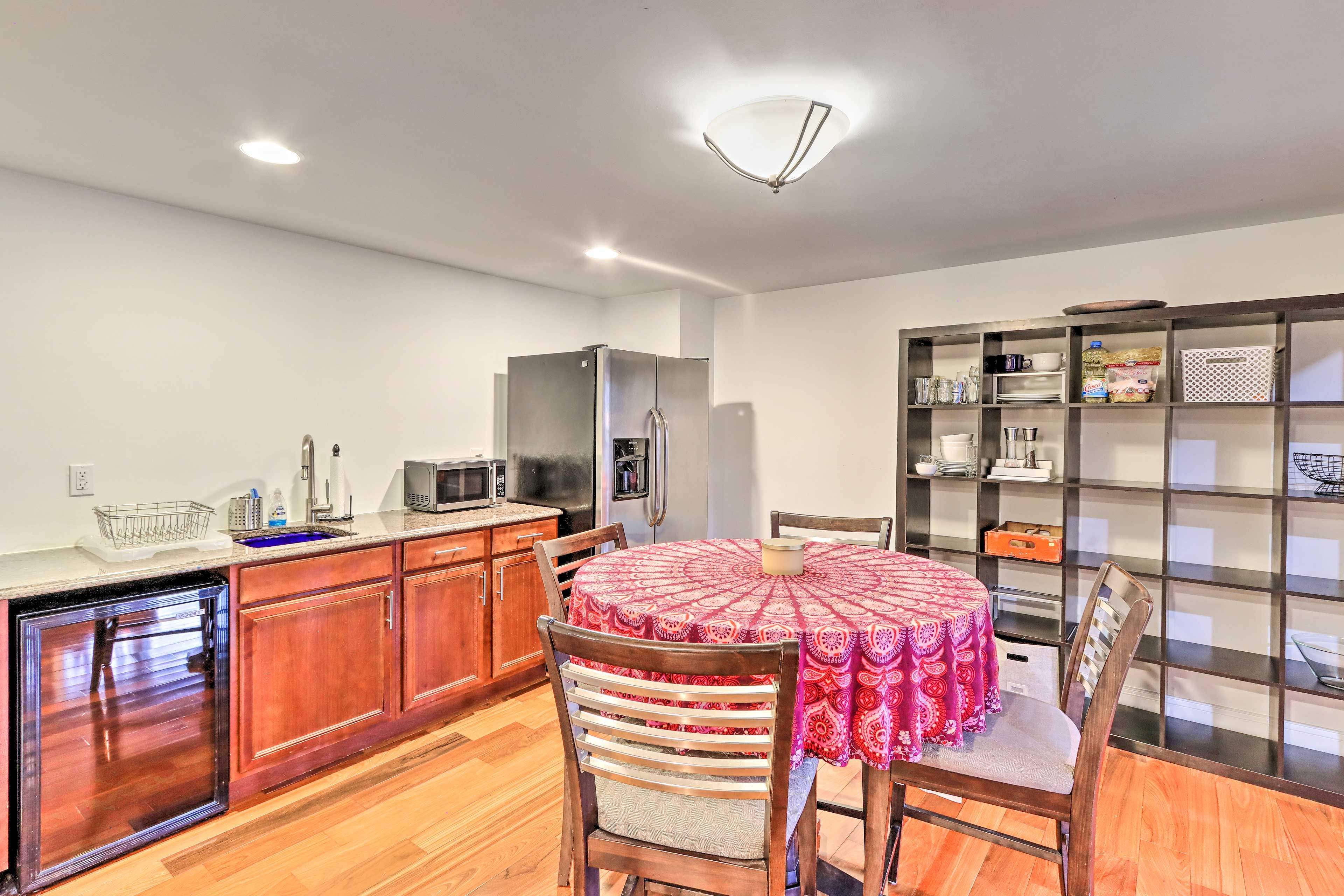 Kitchenette | Wine Fridge