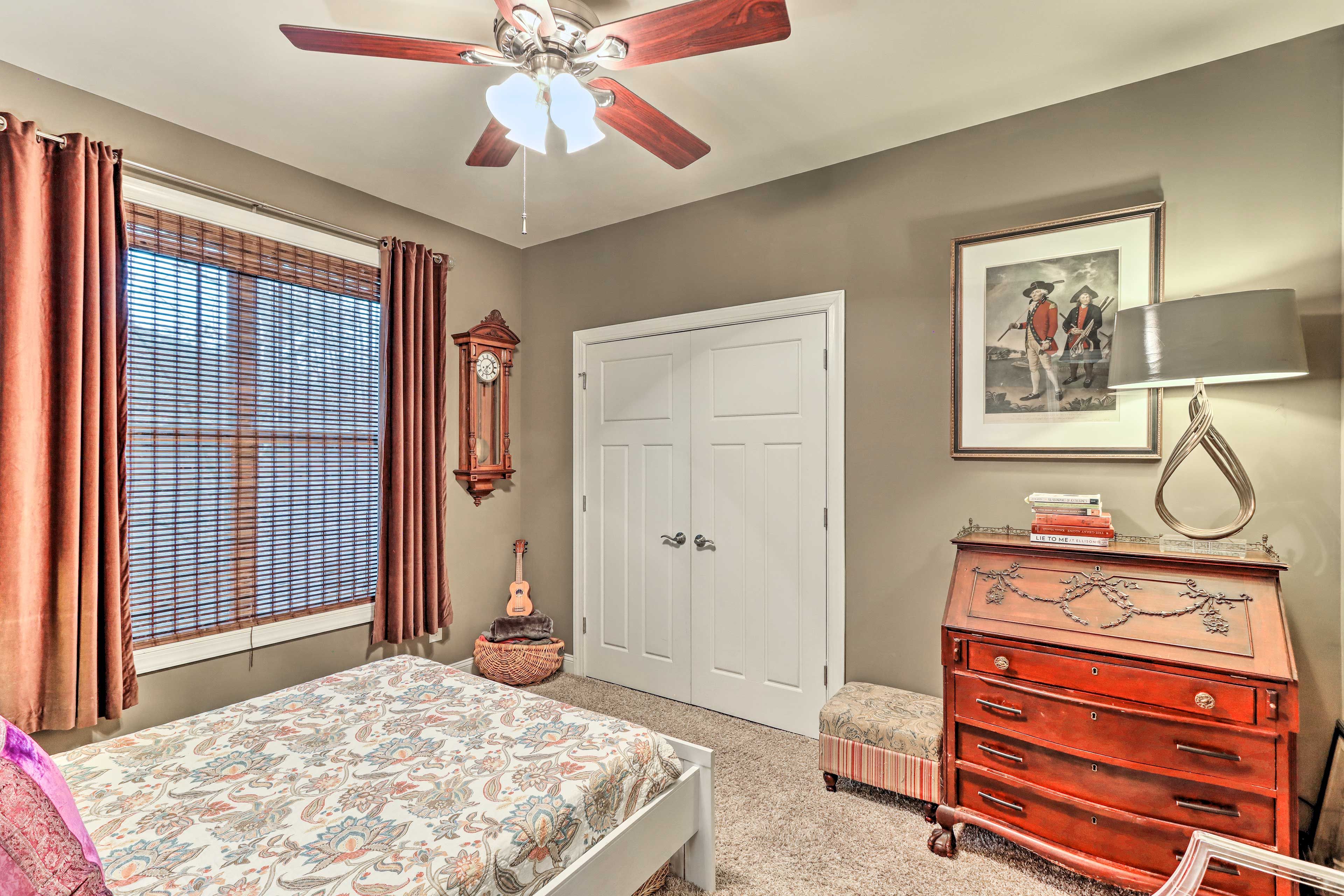 Bedroom 1 | Queen Bed | 1st Floor