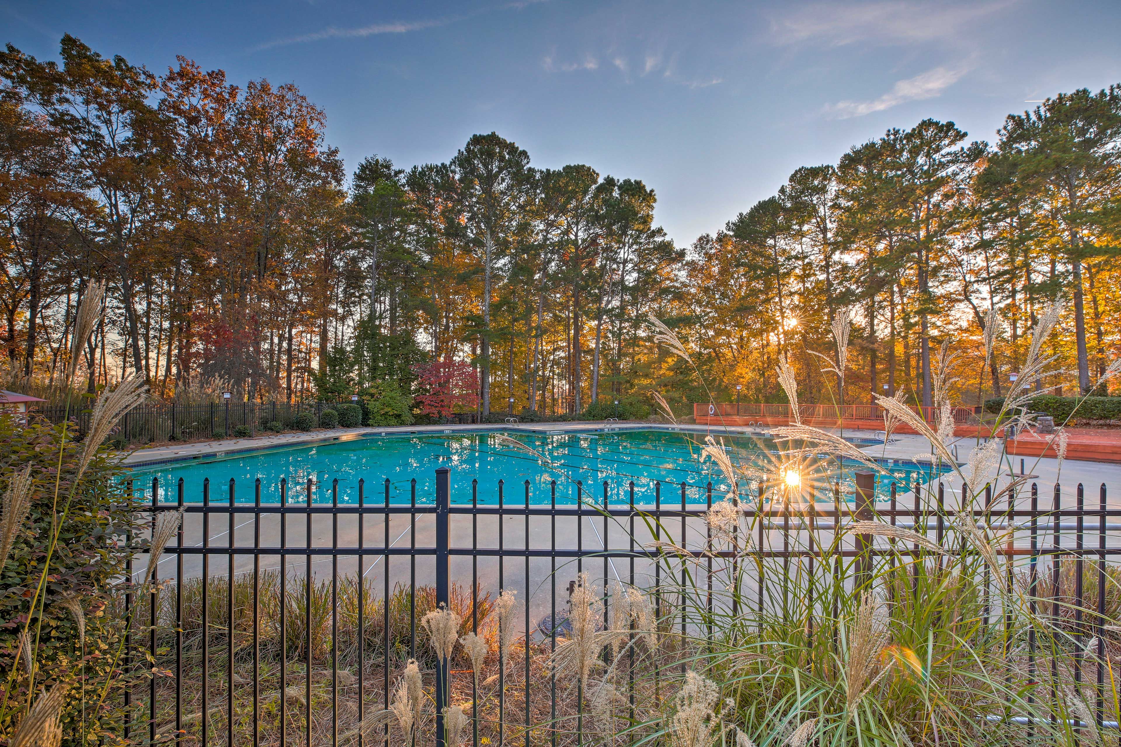 Community Amenities | Outdoor Pool