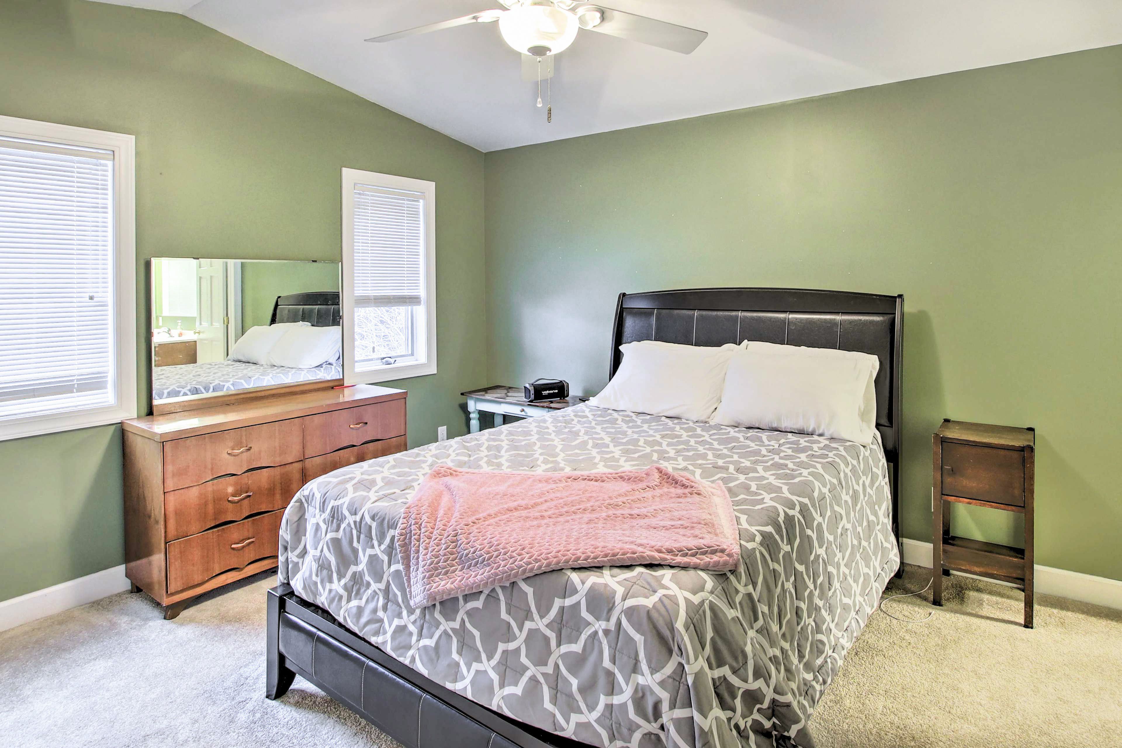 Bedroom 1 | Queen Bed | Linens Provided