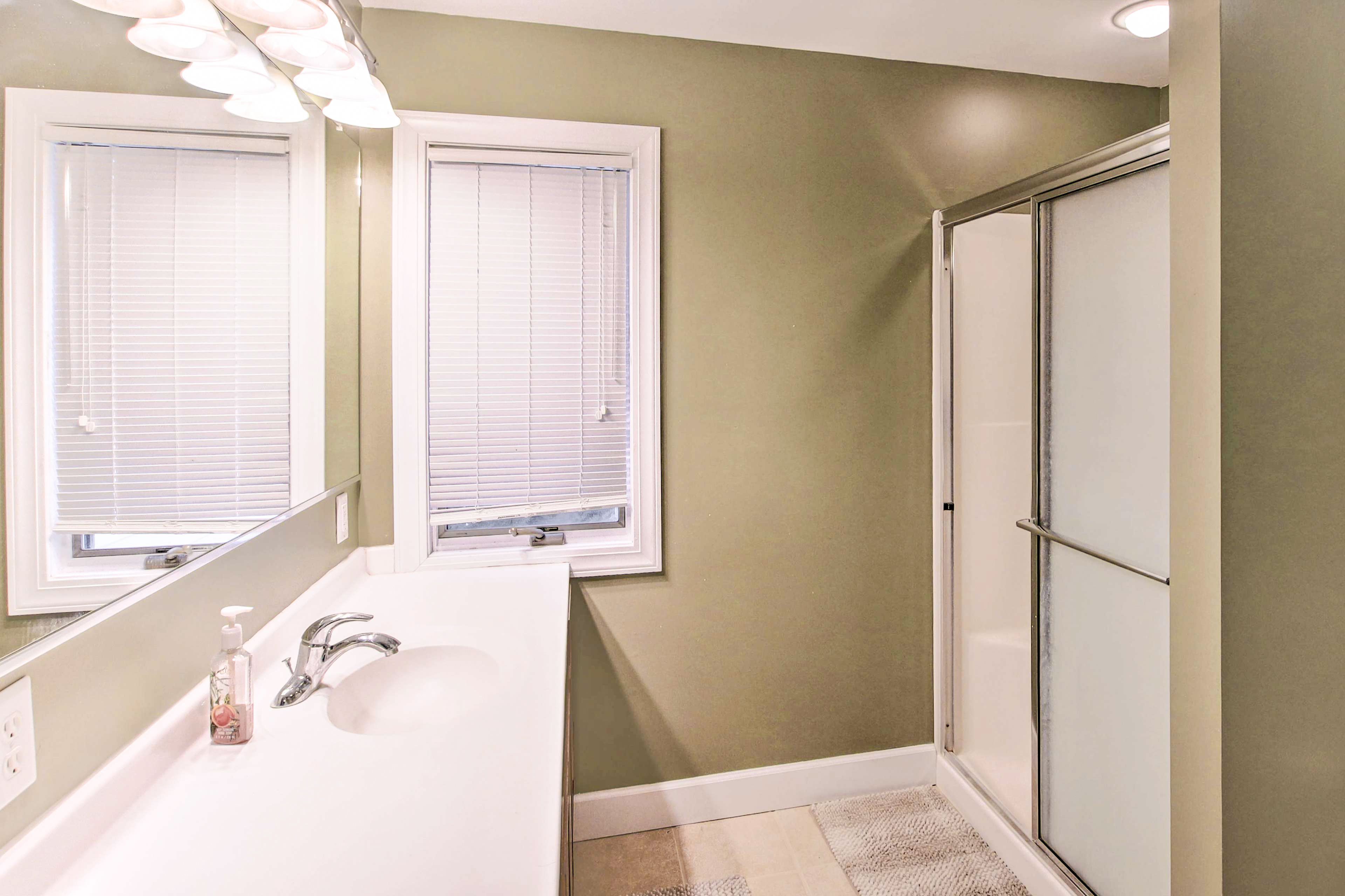 En-Suite Bathroom | Towels Provided