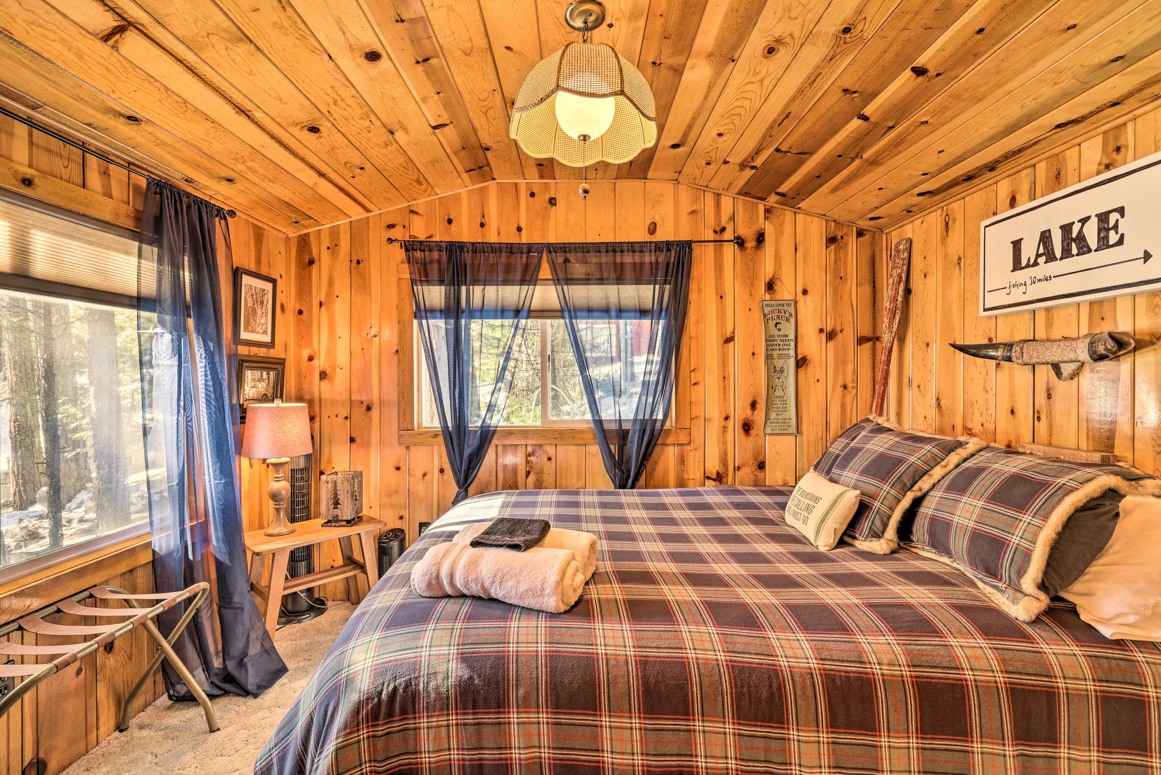 Bedroom 1 | Queen Bed | Linens Provided