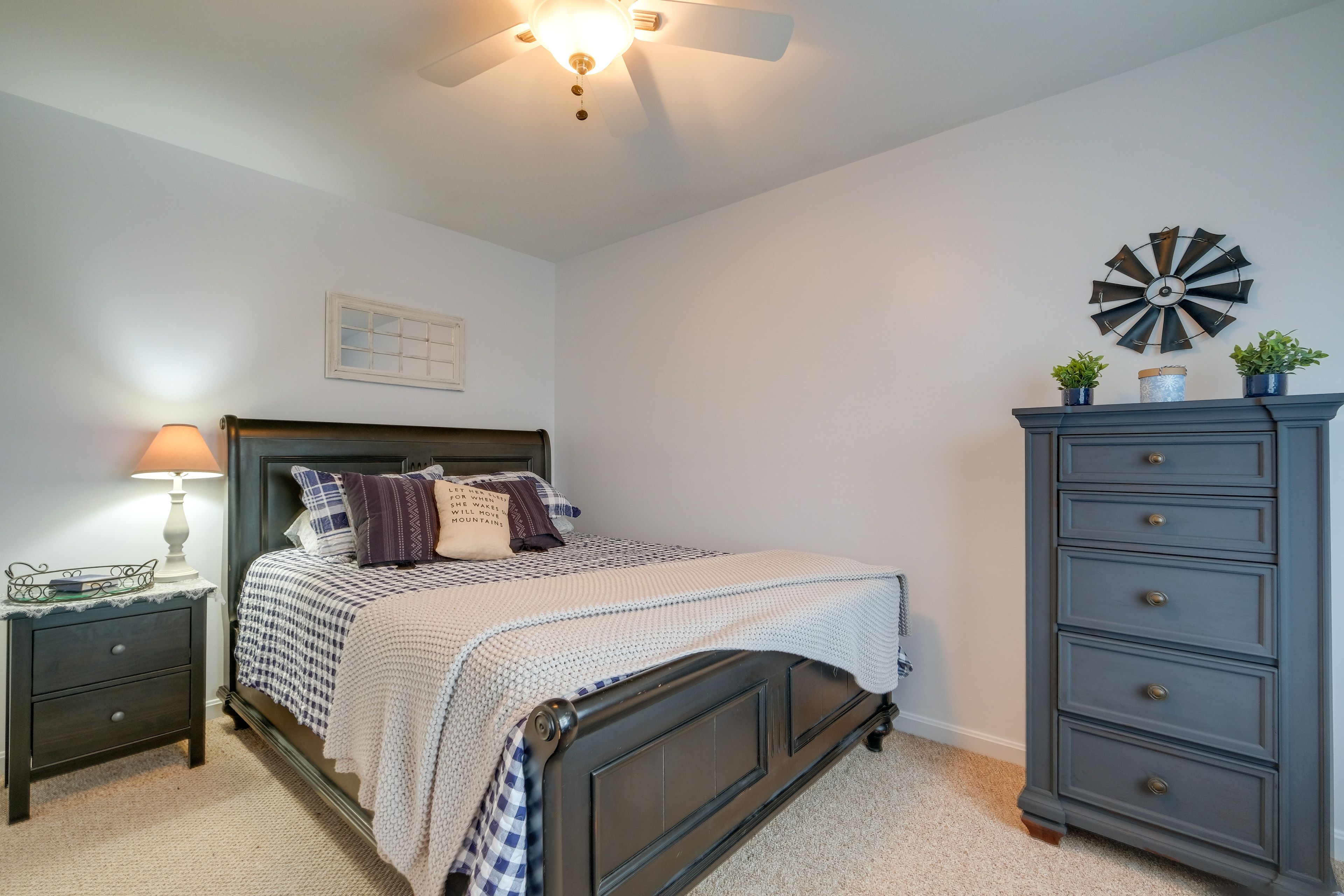 Bedroom 2 | Queen Bed