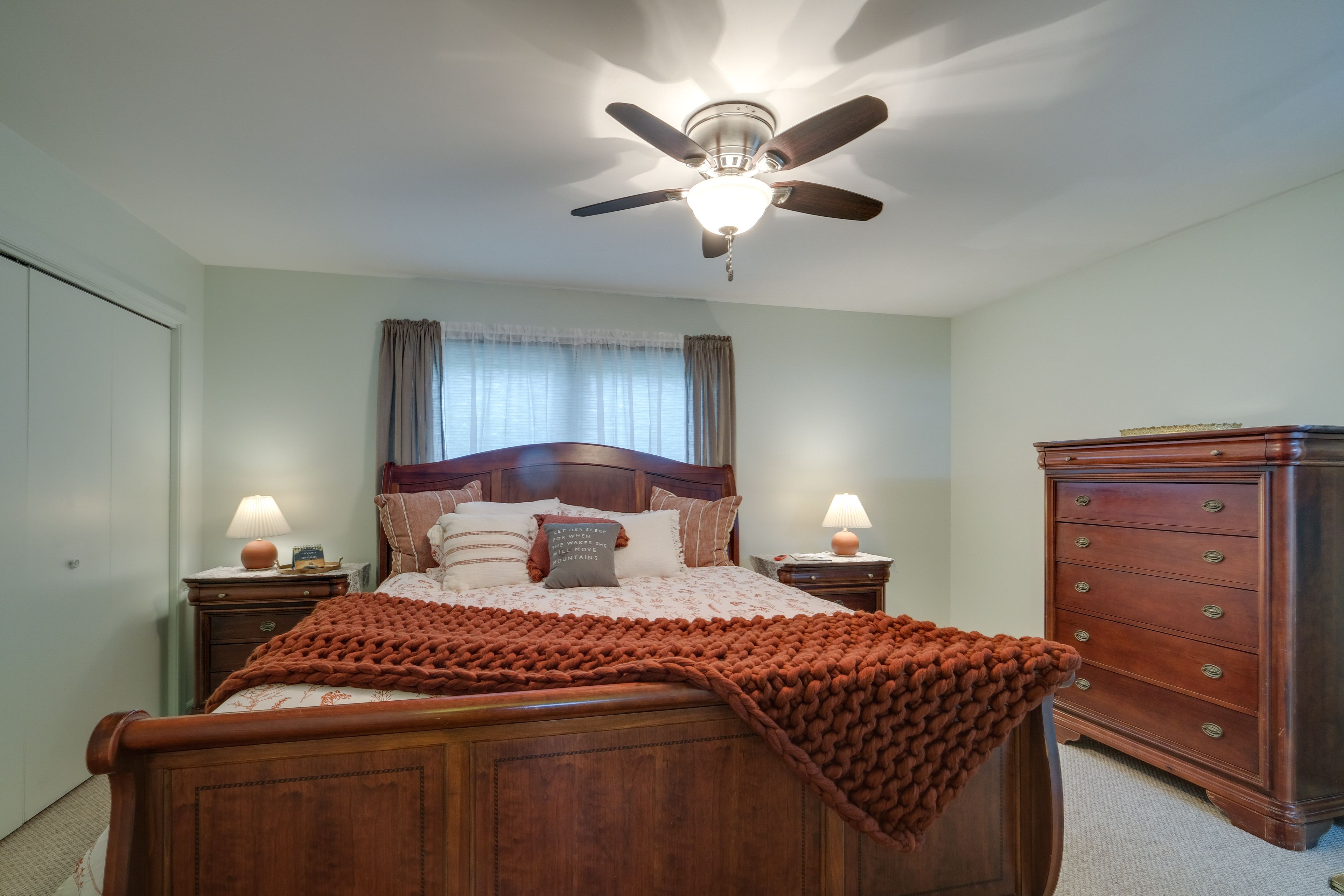 Bedroom 1 | King Bed | Smart TV