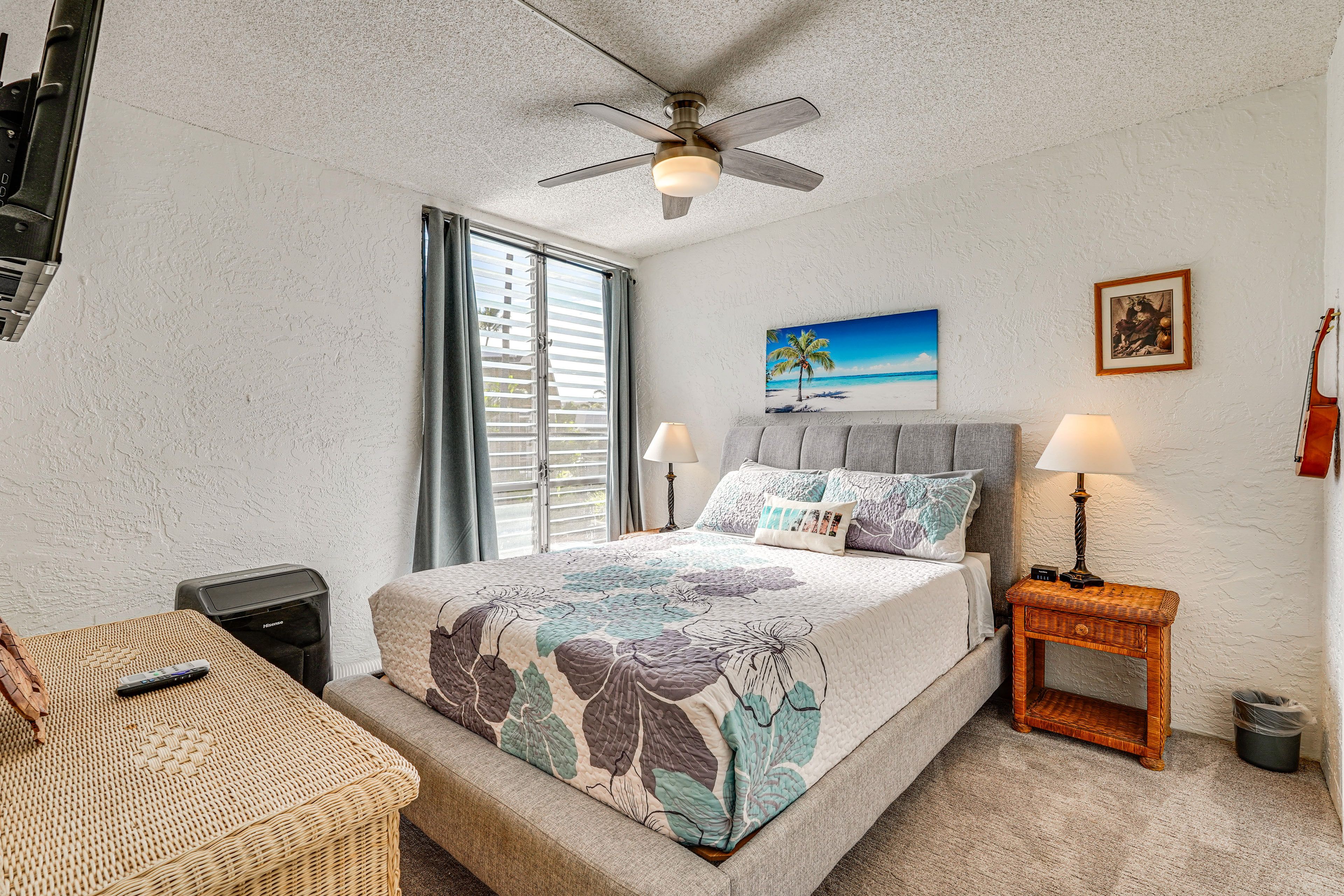 Bedroom | Queen Bed | Linens Provided | Smart TV w/ Cable
