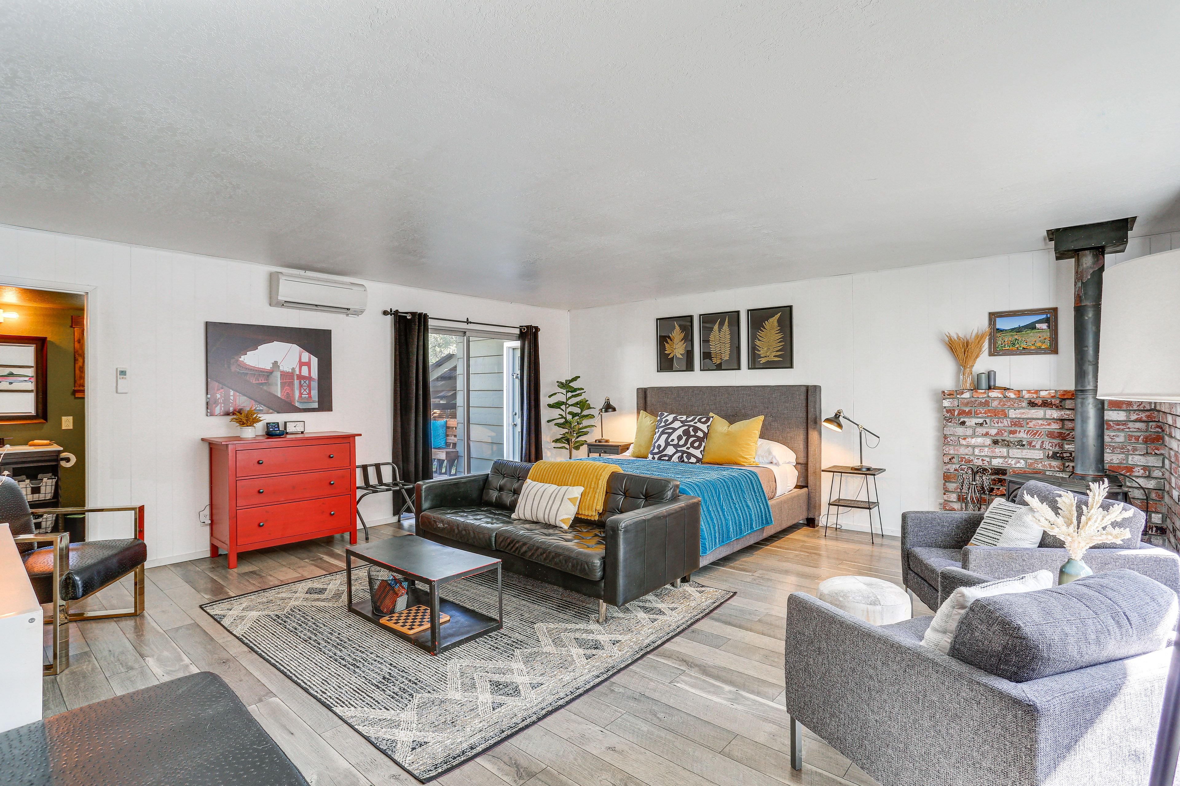 Bedroom 1 | California King Bed | 1st Floor