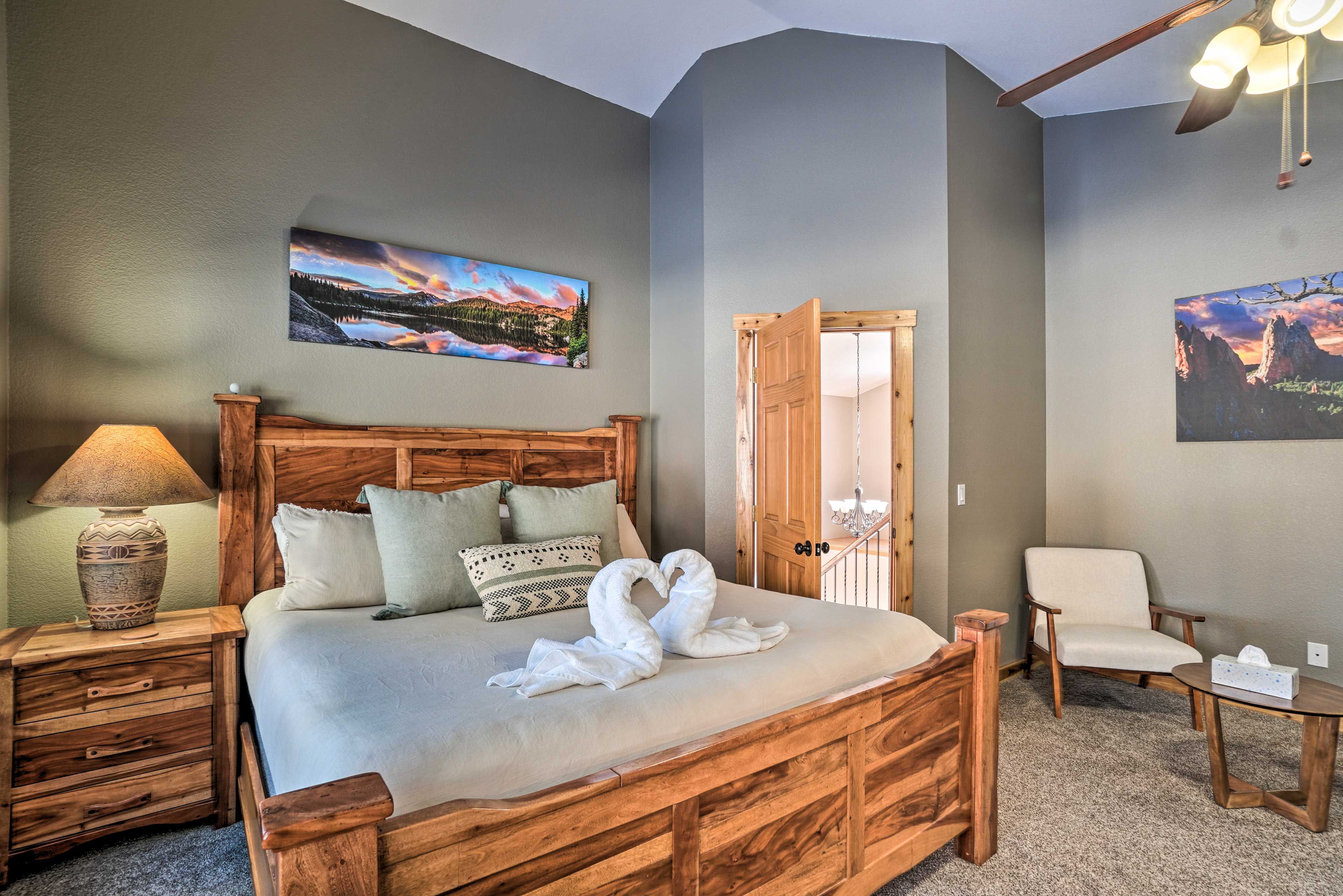 Bedroom 1 | Upper Level | King Bed