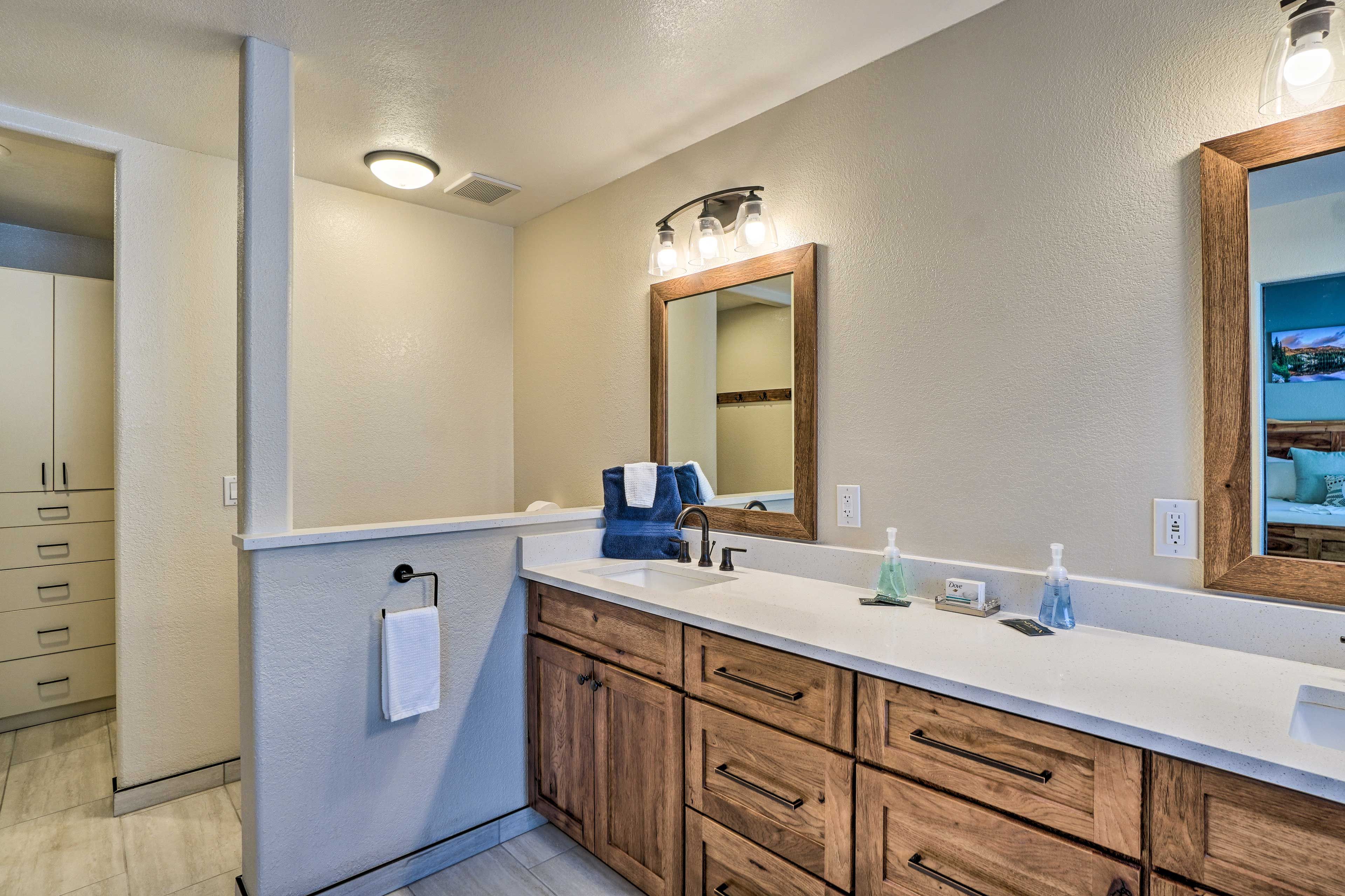 En-Suite Bathroom | Access via Bedroom 1 | Towels Provided