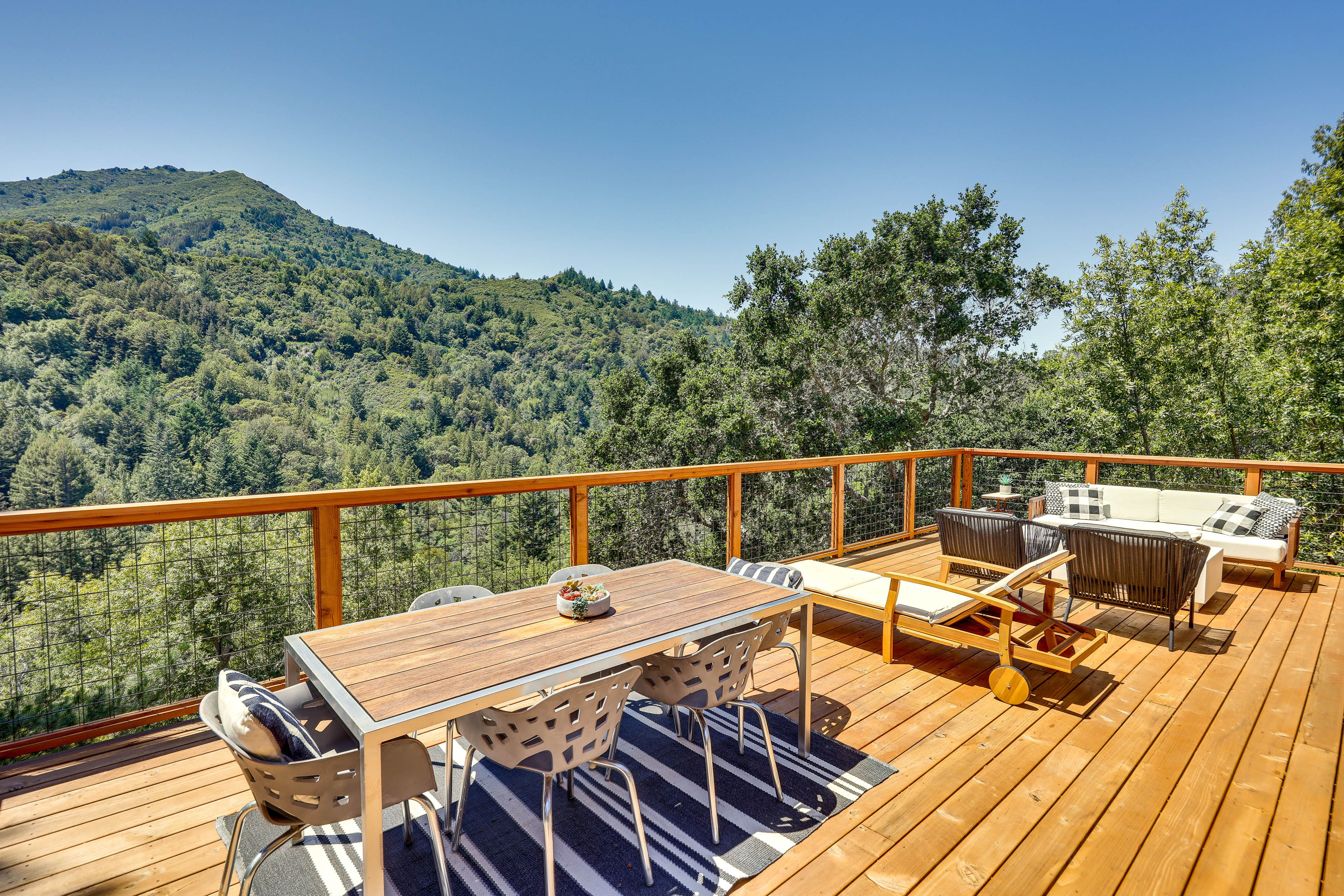 Larkspur Vacation Rental | 1BR | 1BA | 950 Sq Ft | Stairs Required
