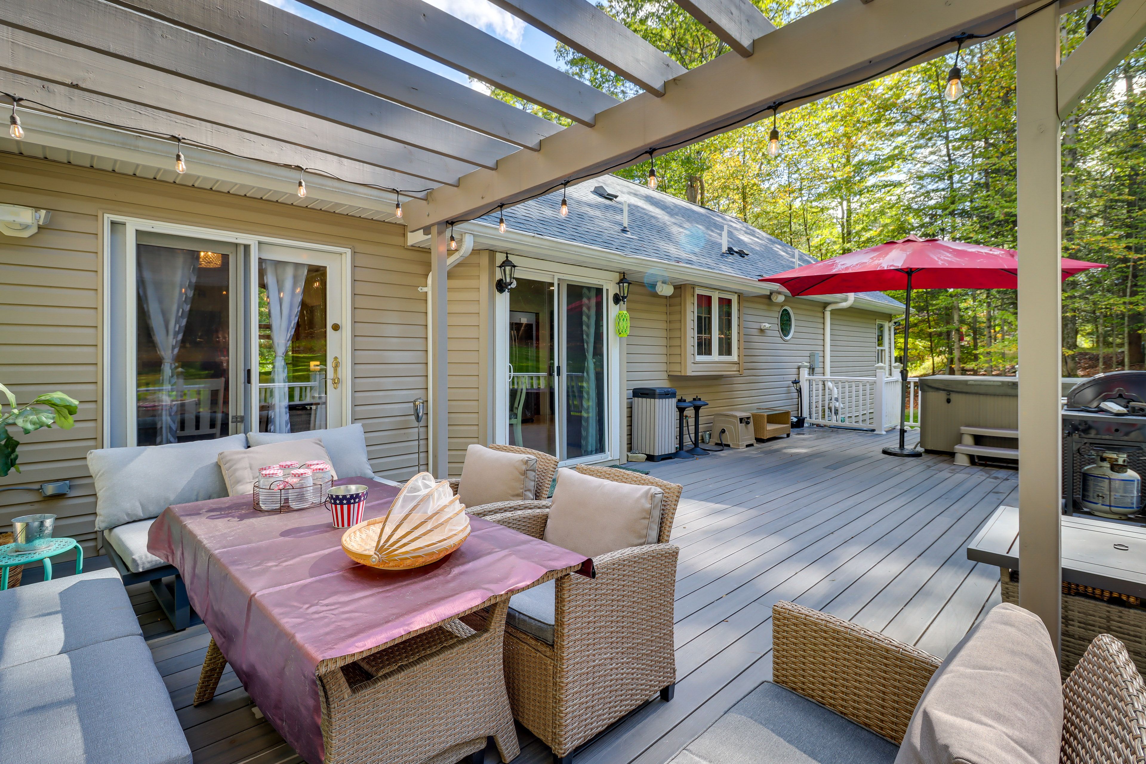 Deck | Private Hot Tub | Gas Grill | Outdoor Dining Area