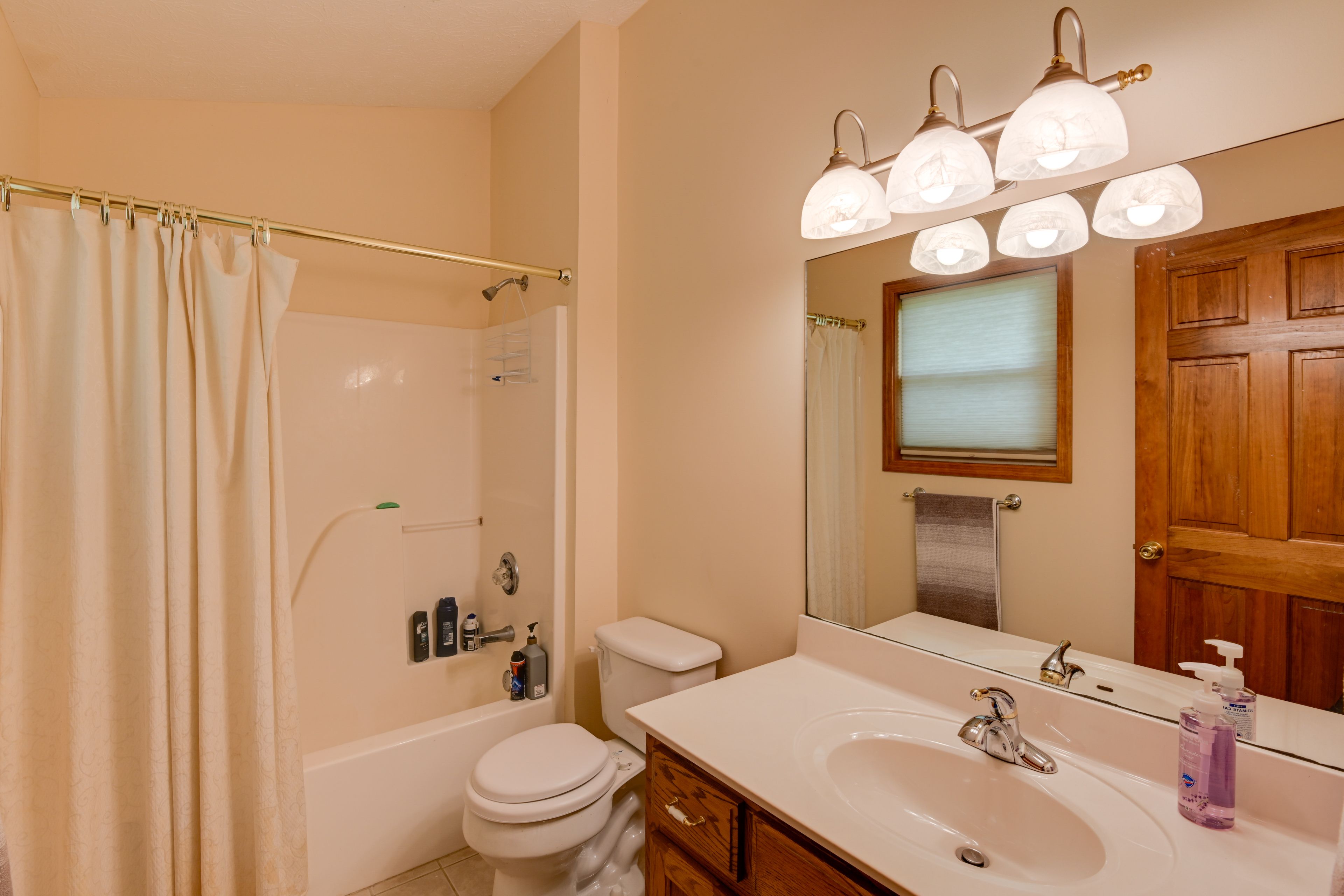 Full Bathroom