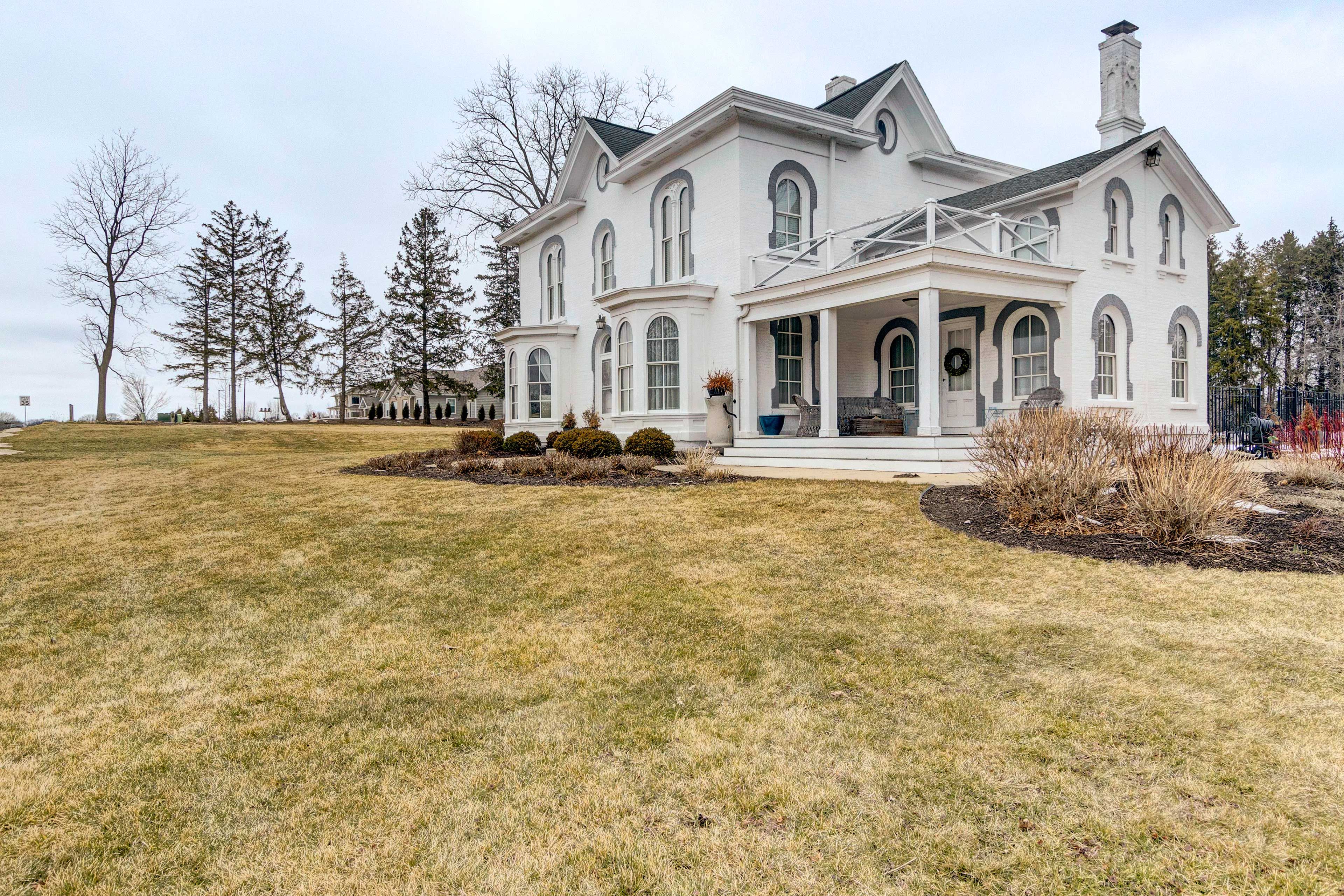 House Exterior | Keyless Entry | ~3 Mi to Brookfield Square