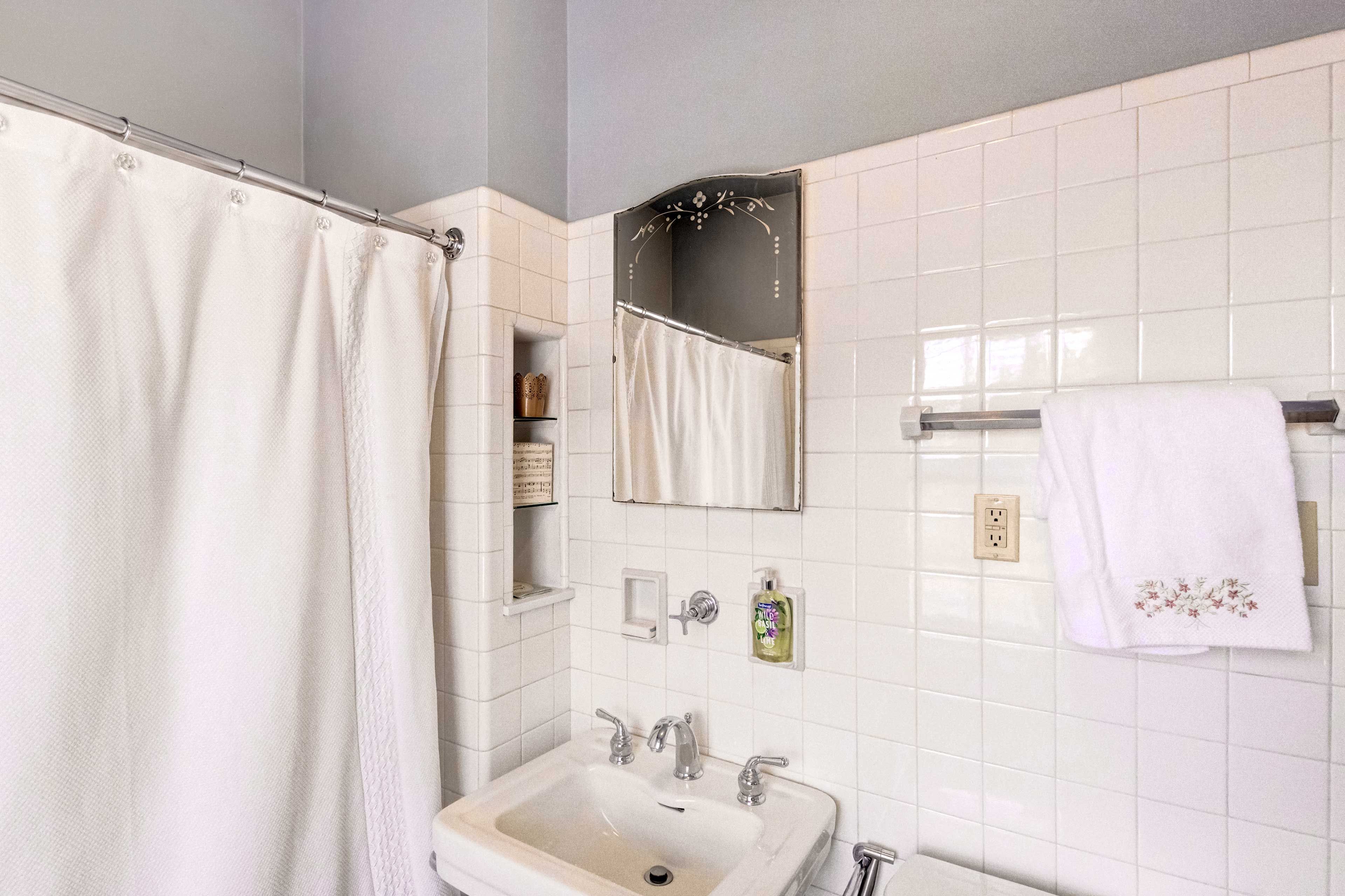 Full Bathroom