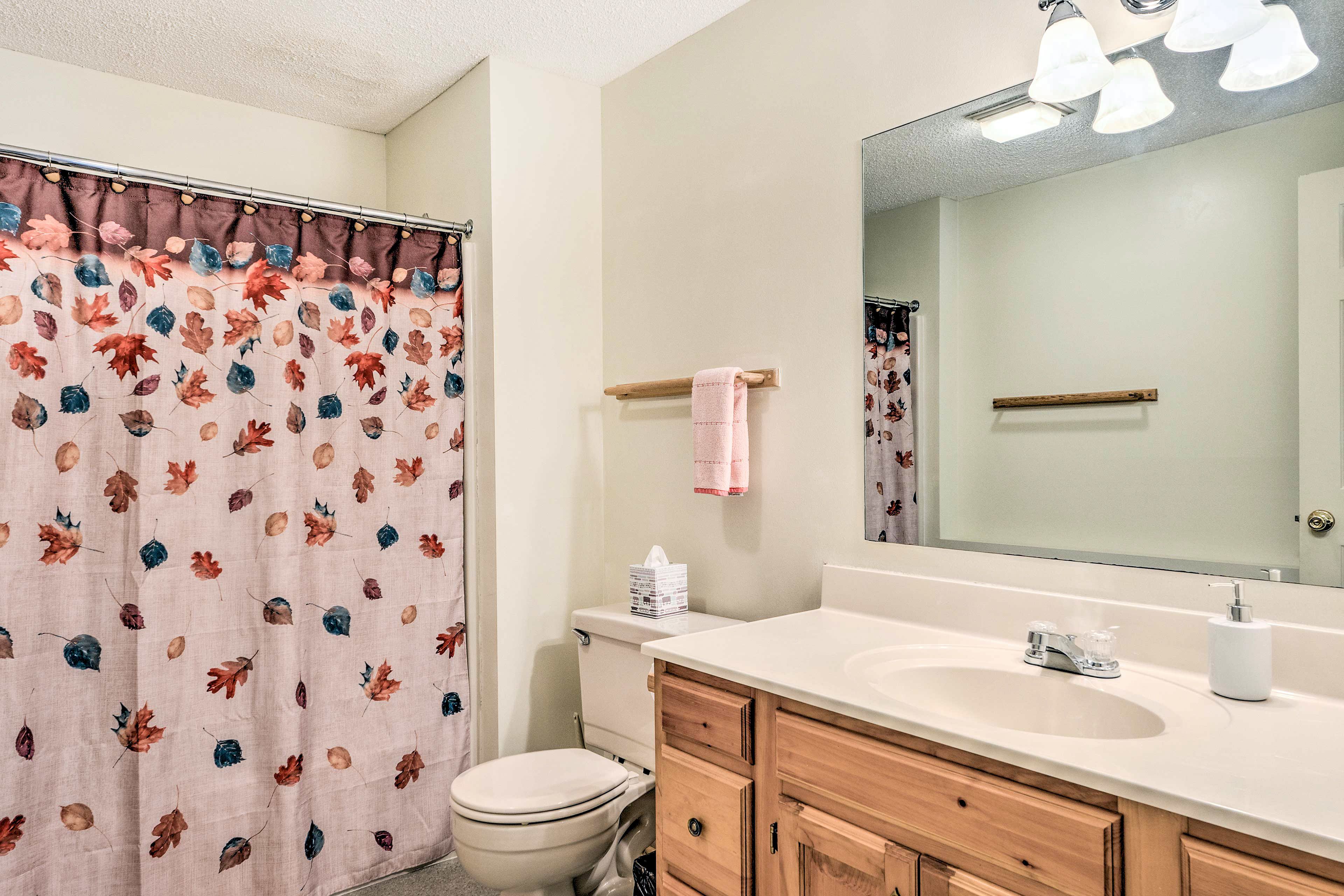 En-Suite Bathroom | Towels Provided