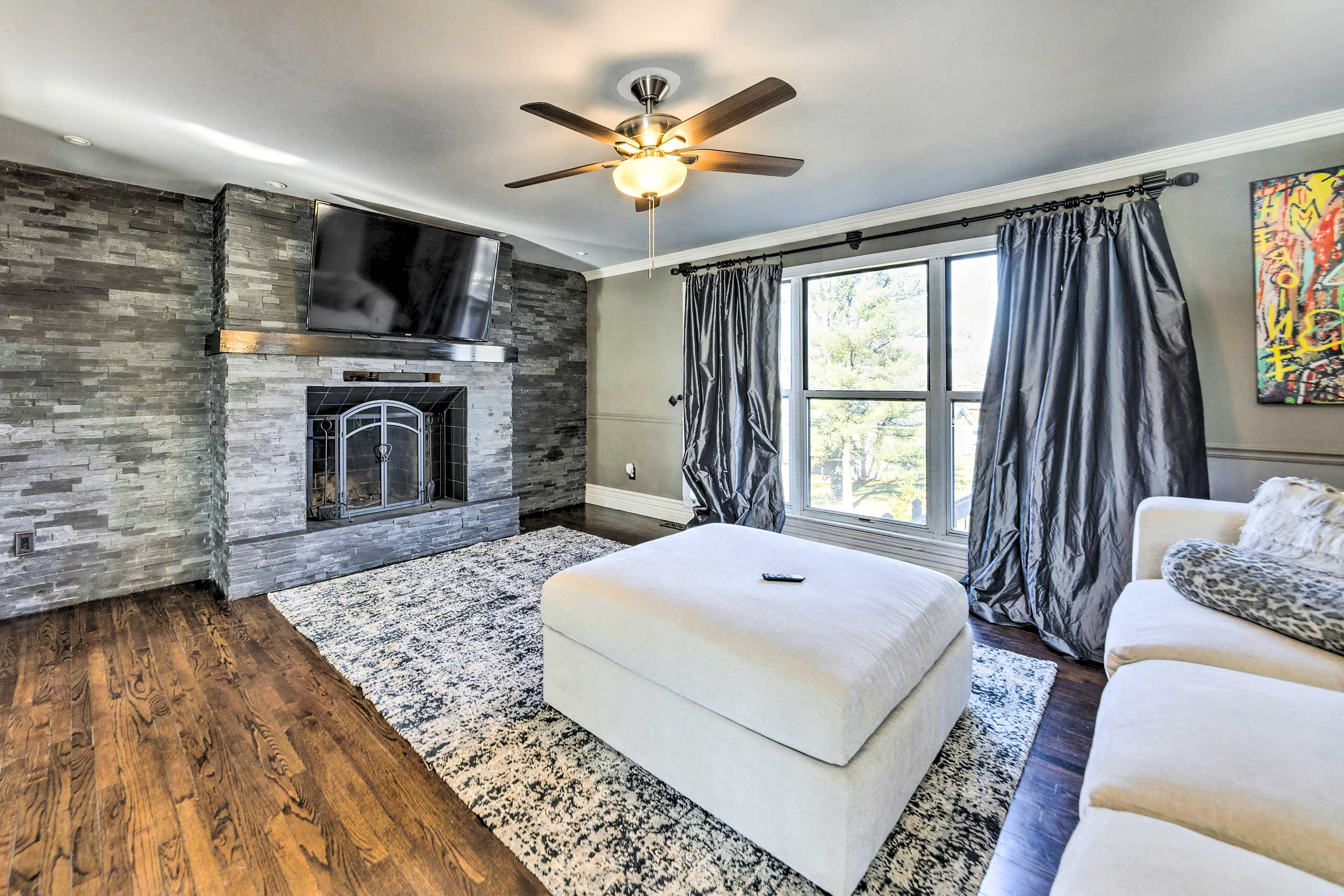 Living Room | Free WiFi