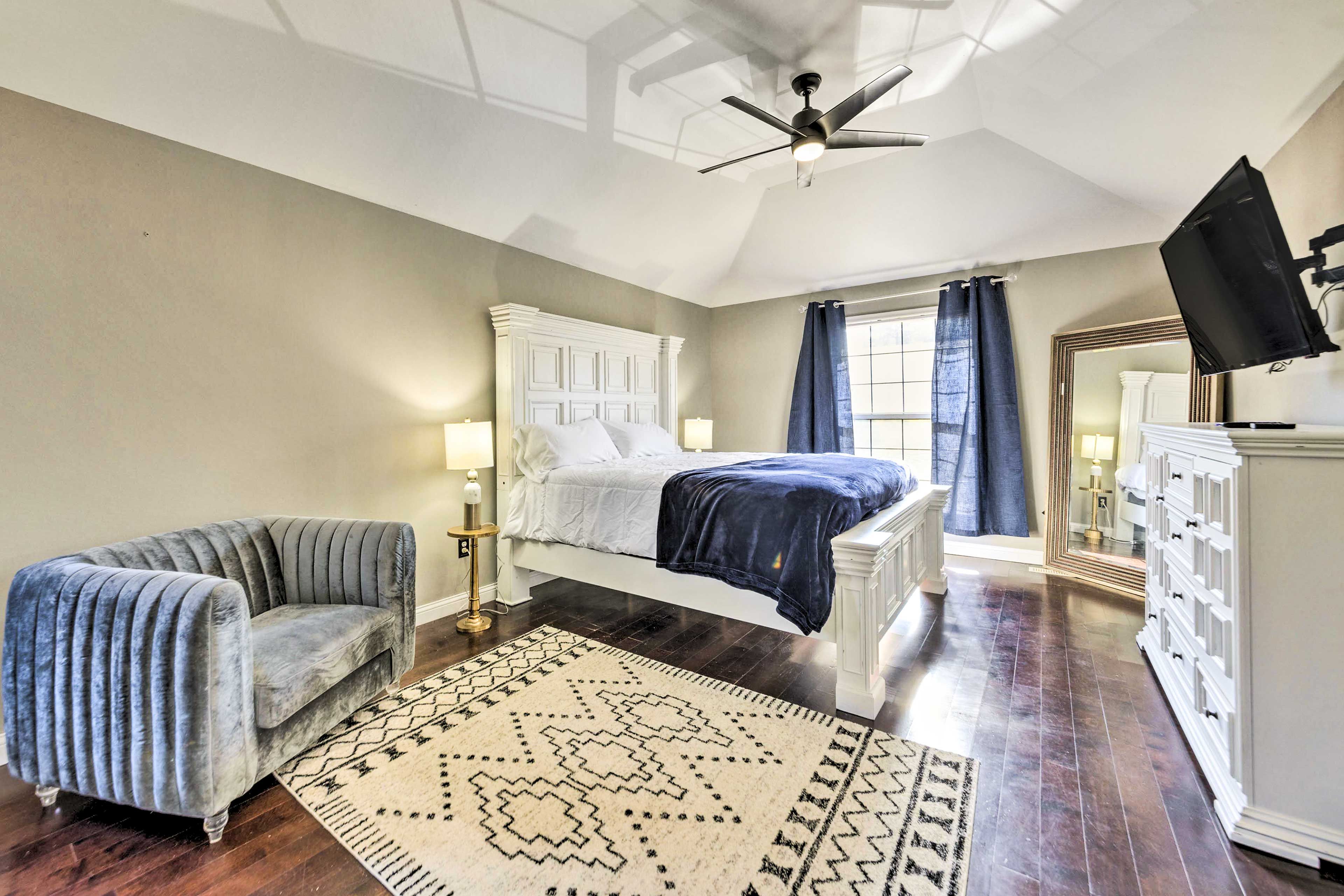Bedroom 3 | King Bed