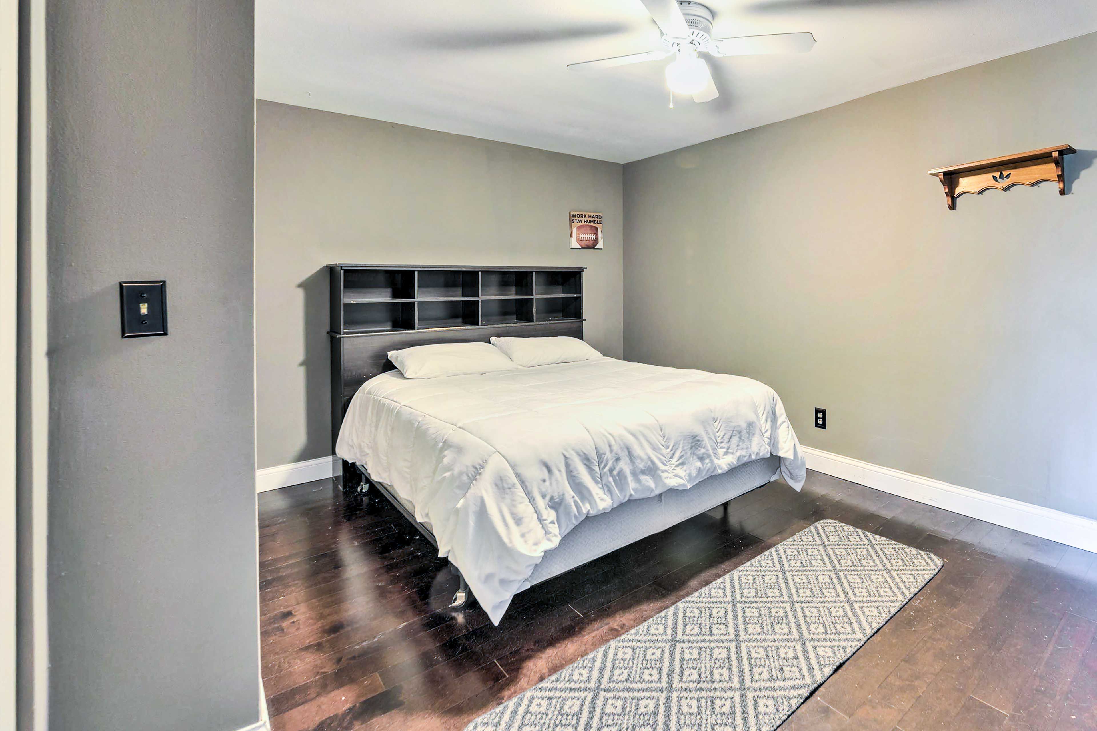 Bedroom 4 | Queen Bed