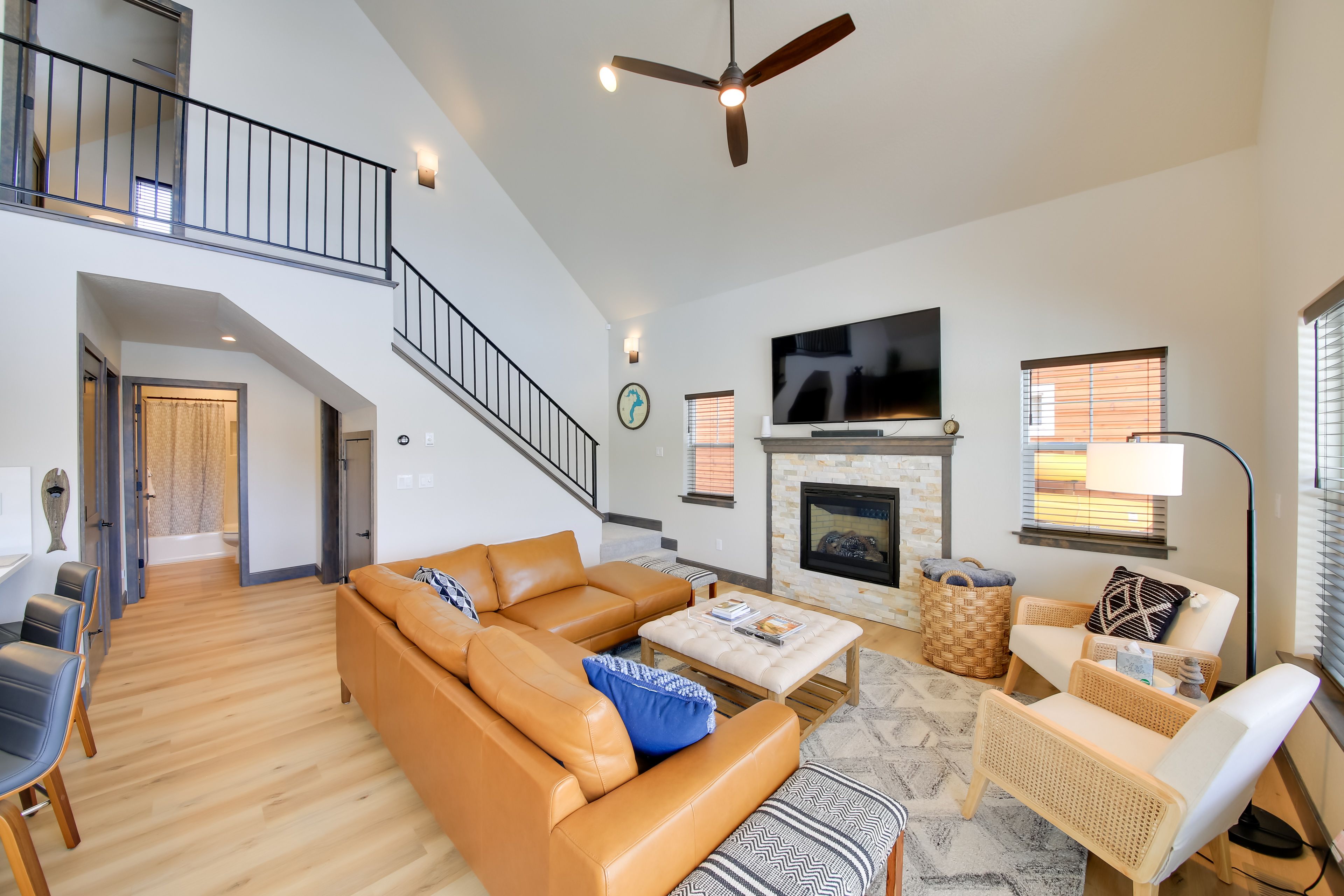 Living Area | Free WiFi