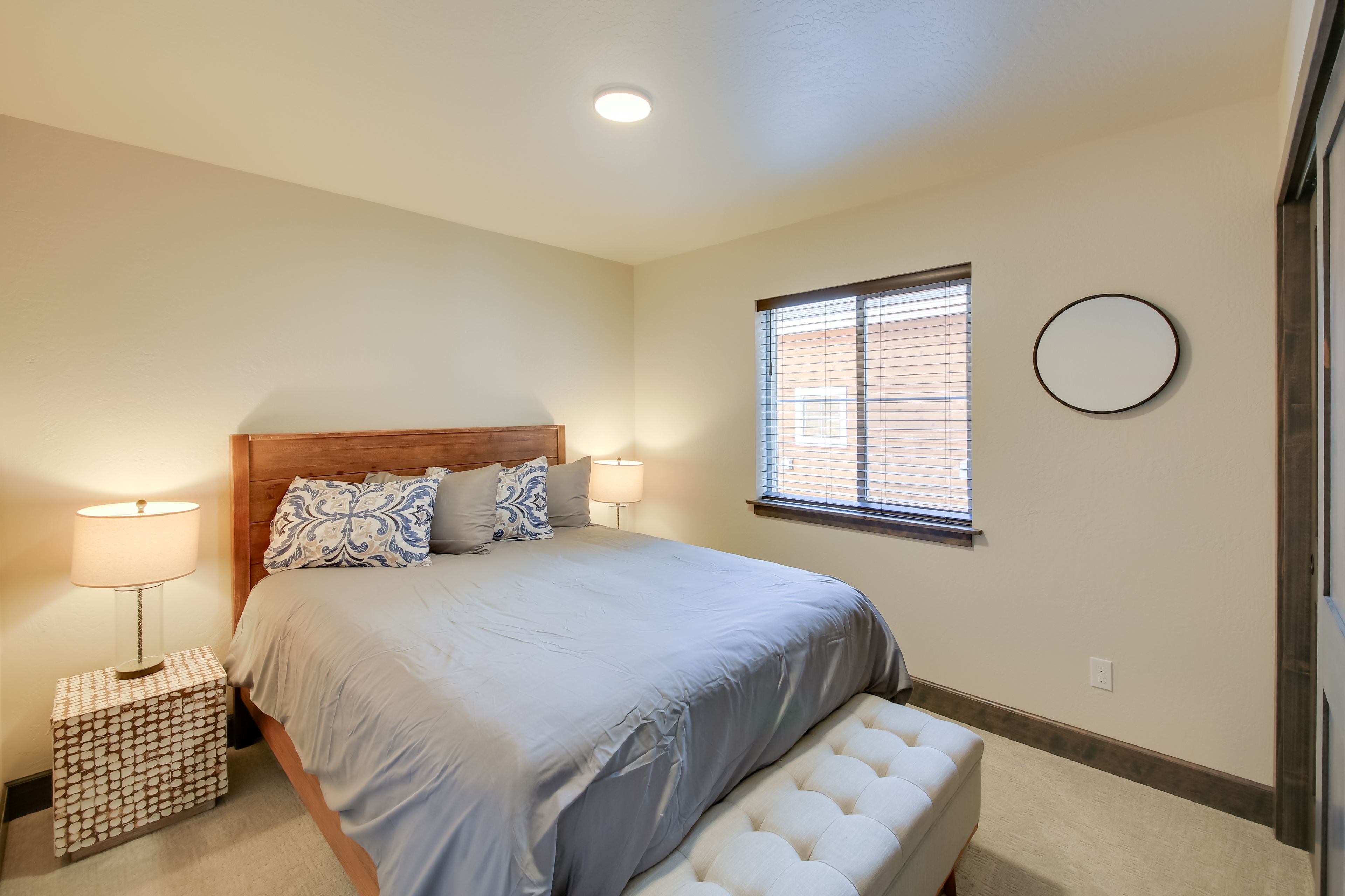 Bedroom 2 | Queen Bed