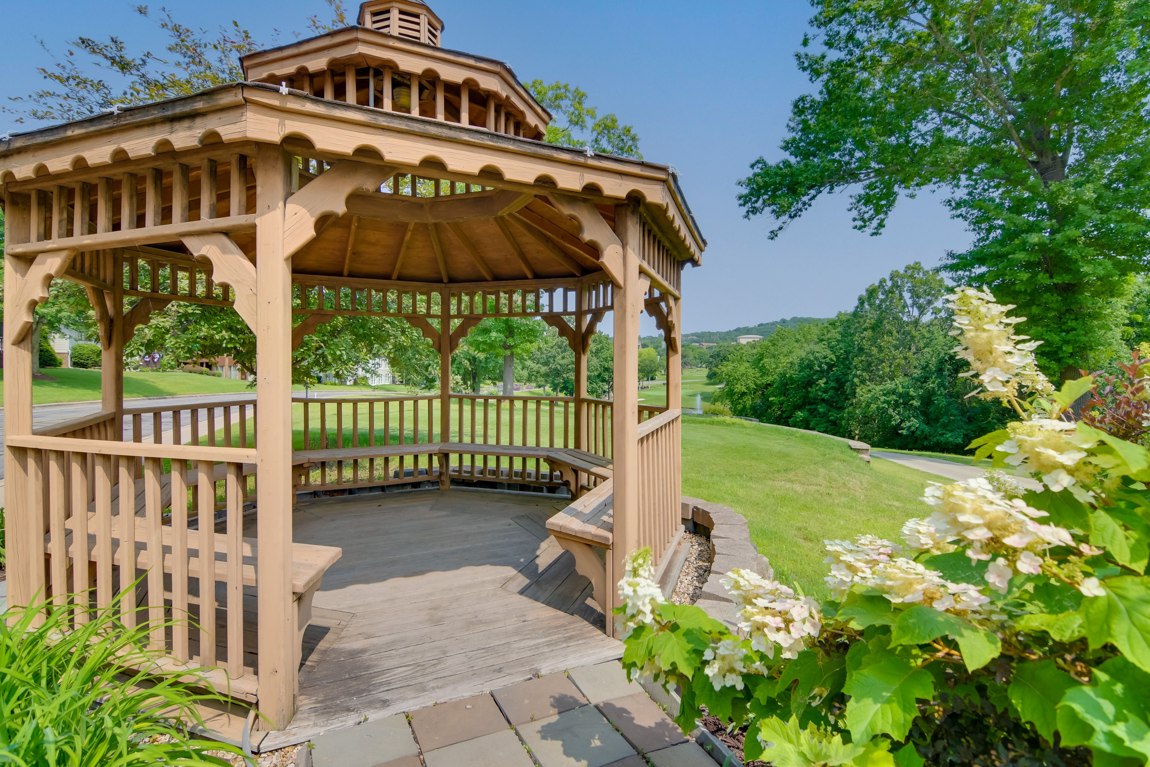 Pointe Royale | Community Amenities | Gazebo | Outdoor Seating