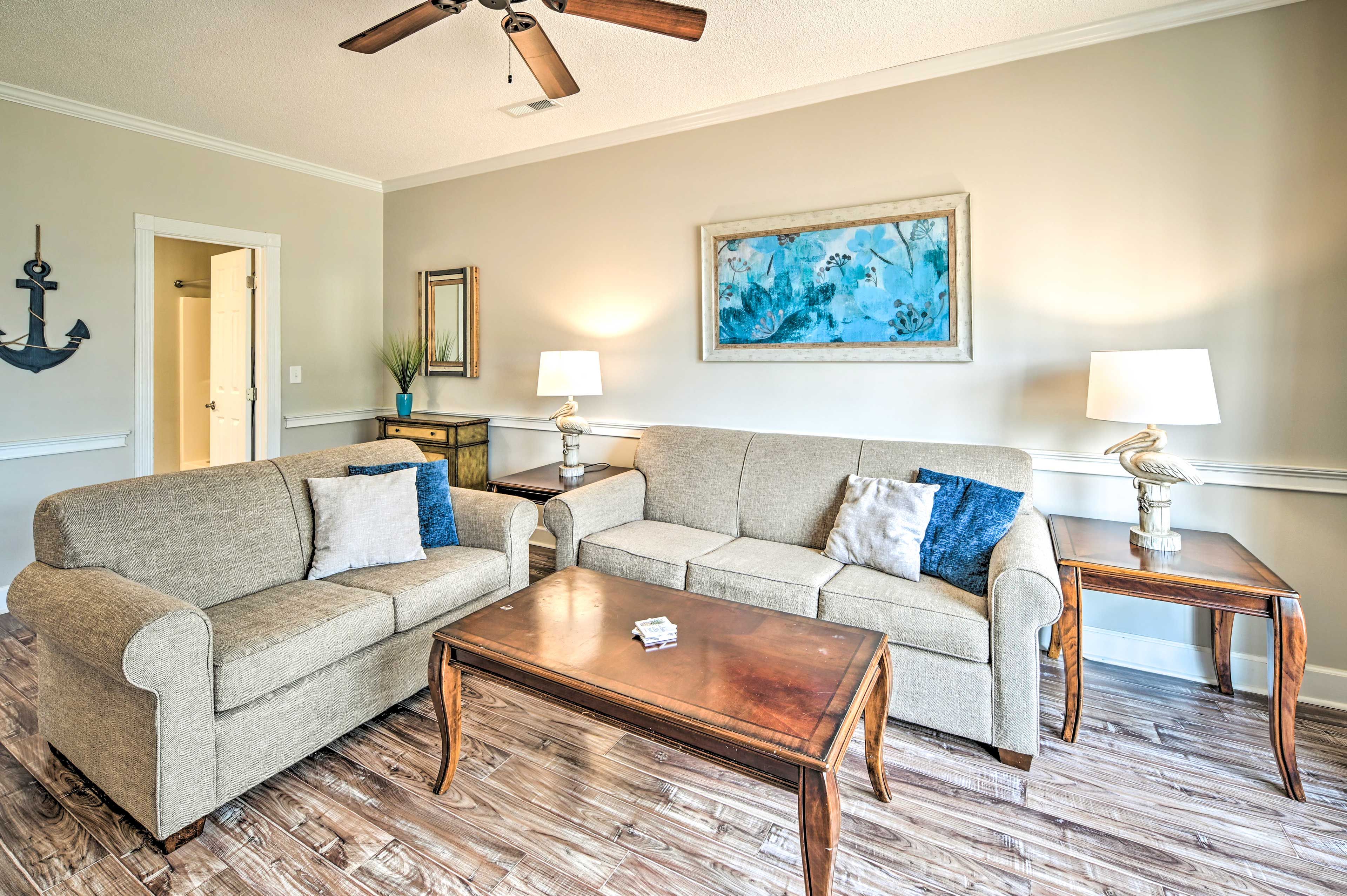 Living Room | Free WiFi | Central A/C & Heat