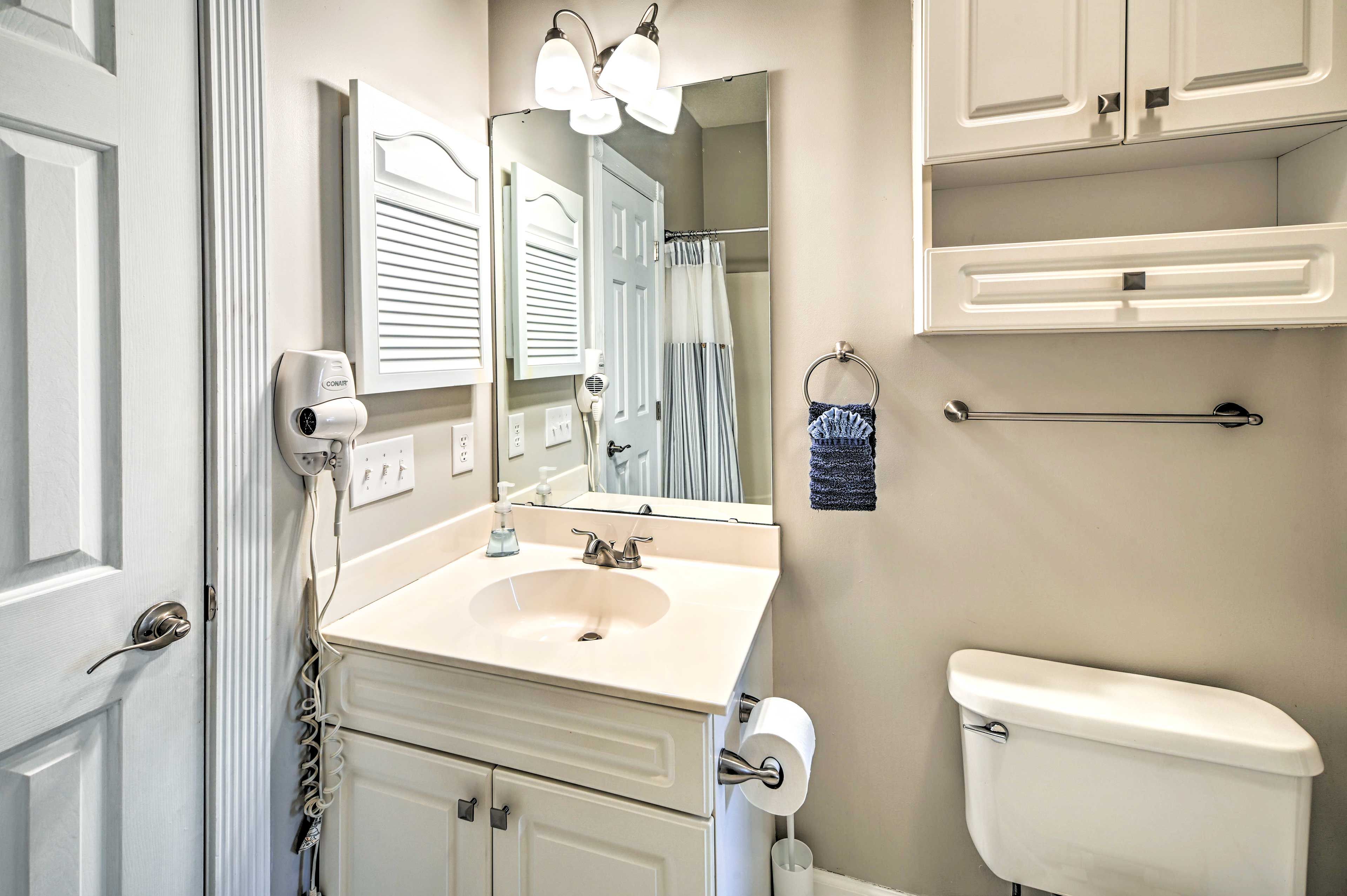 En-Suite Bathroom | Towels Provided | Hair Dryer