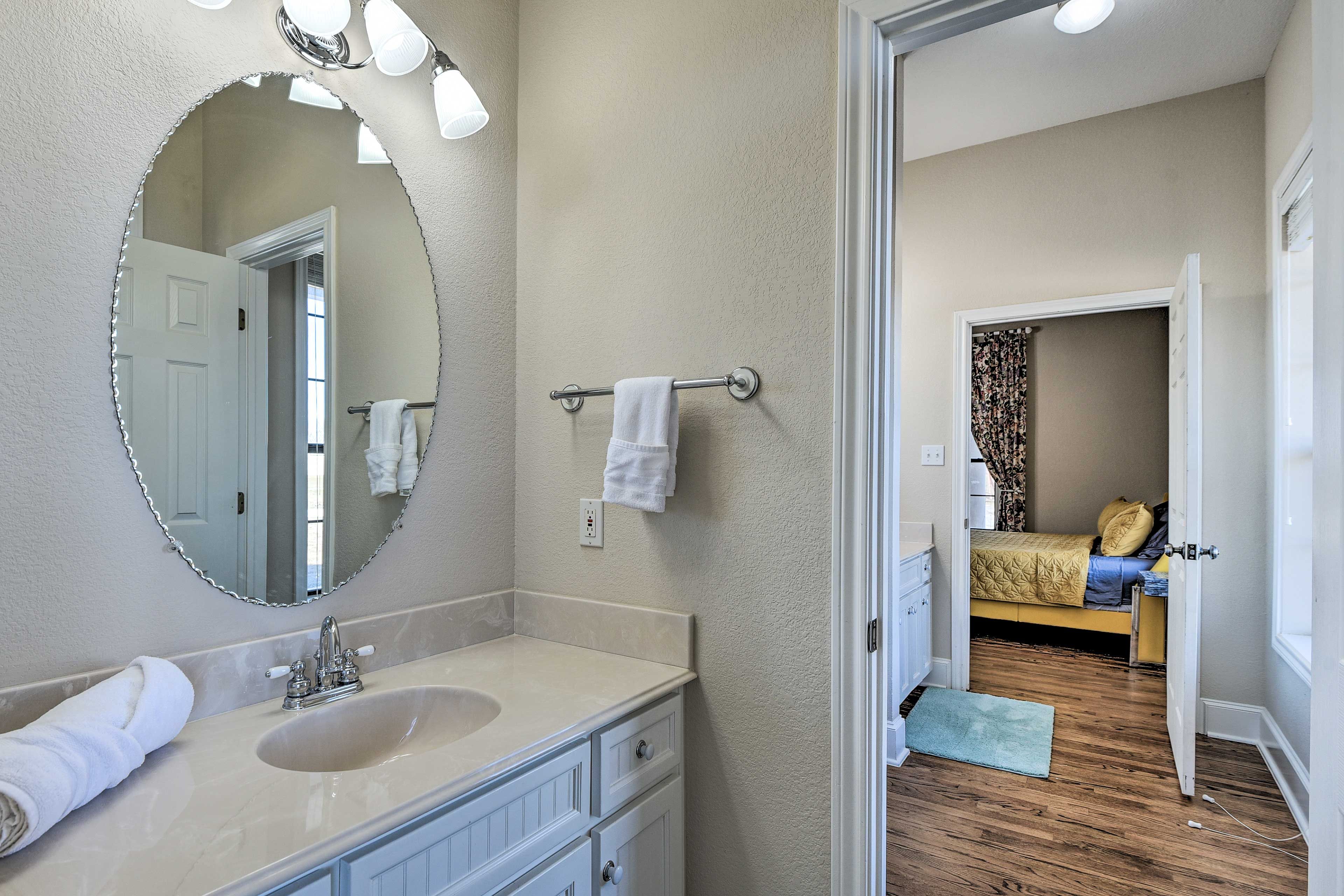 En-Suite Bathroom | Towels Provided
