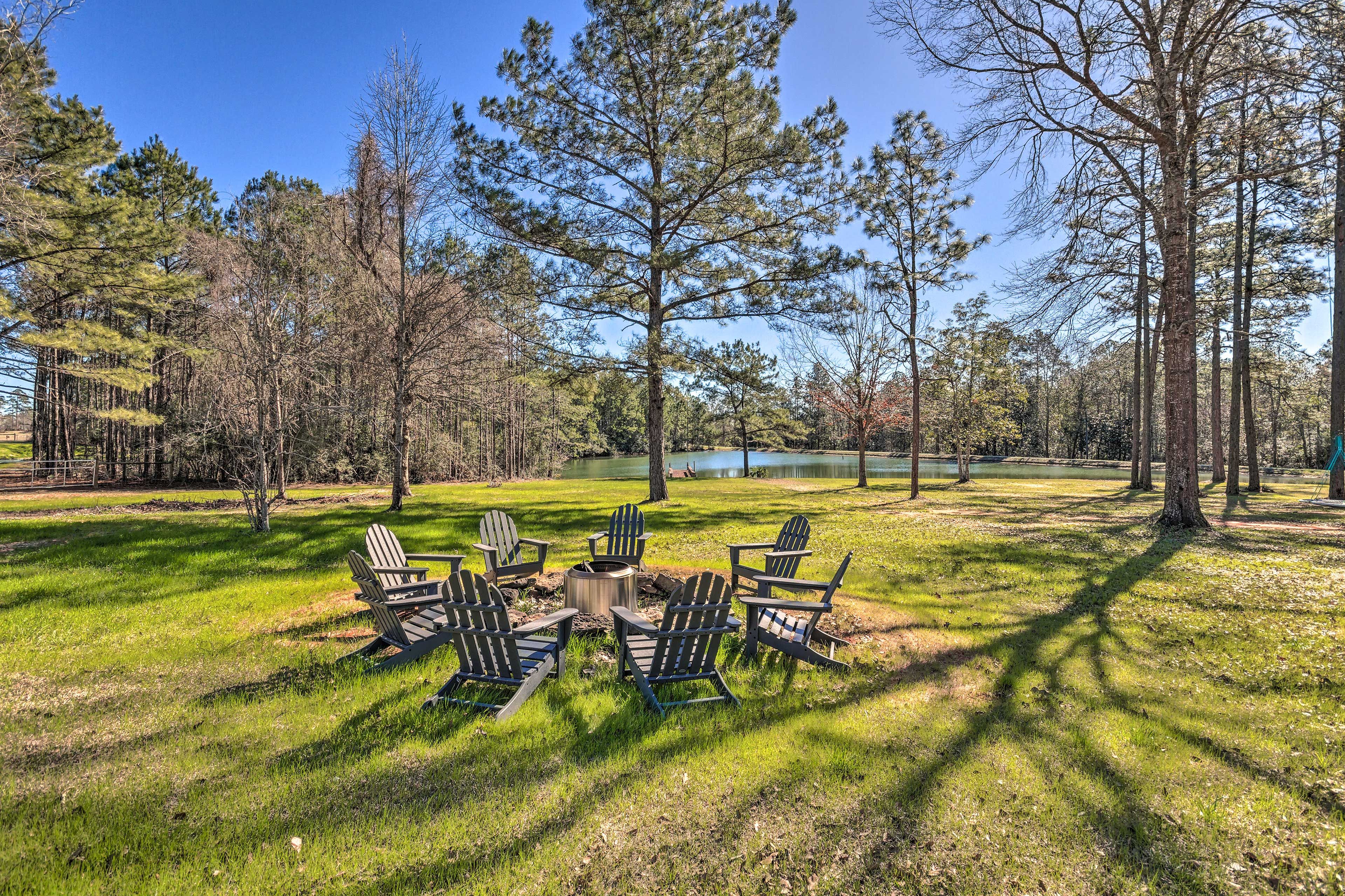 Molino Vacation Rental | 3BR | 2.5BA | 1,887 Sq Ft | 2 Steps to Enter
