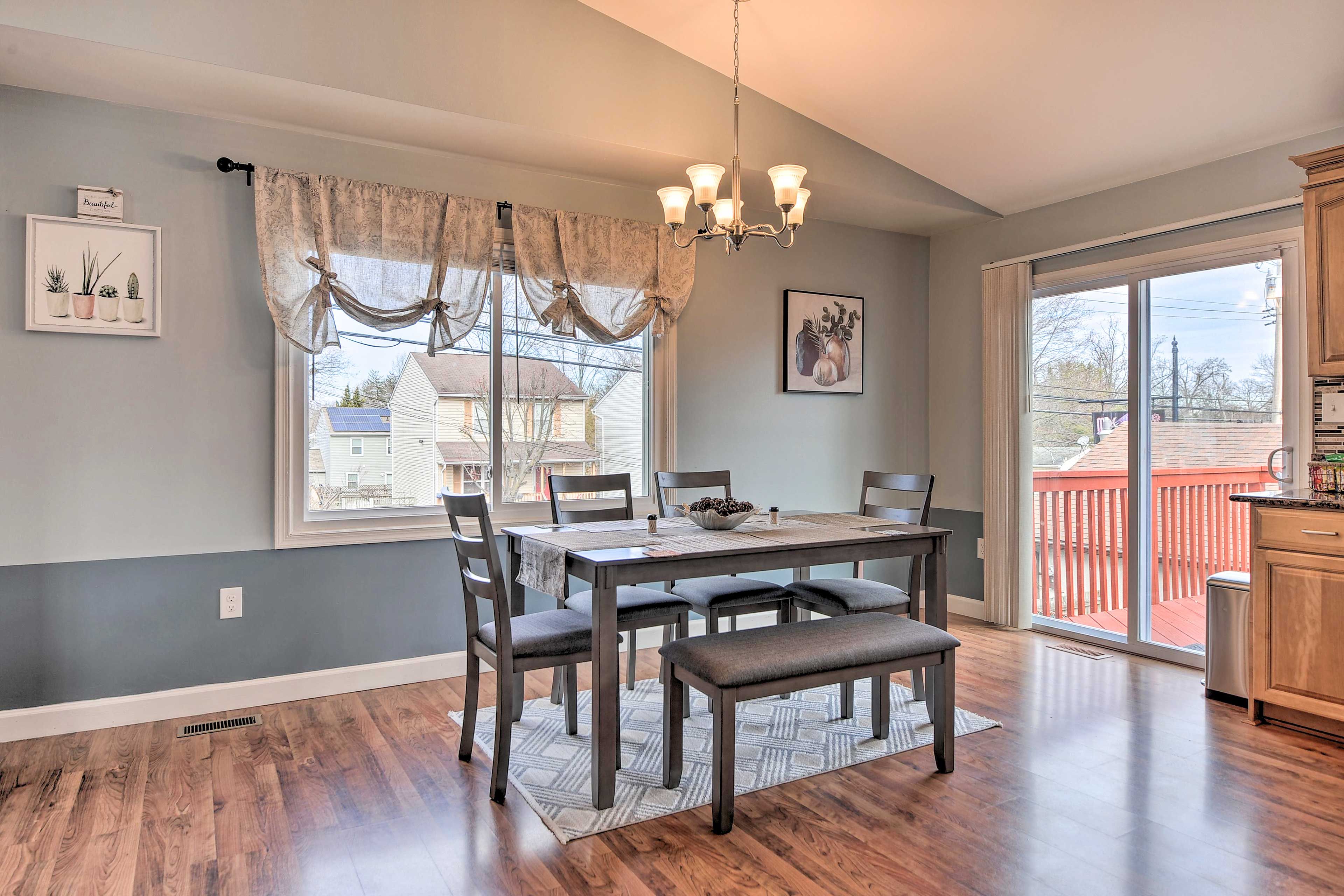 Dining Table | Dishware/Flatware Provided